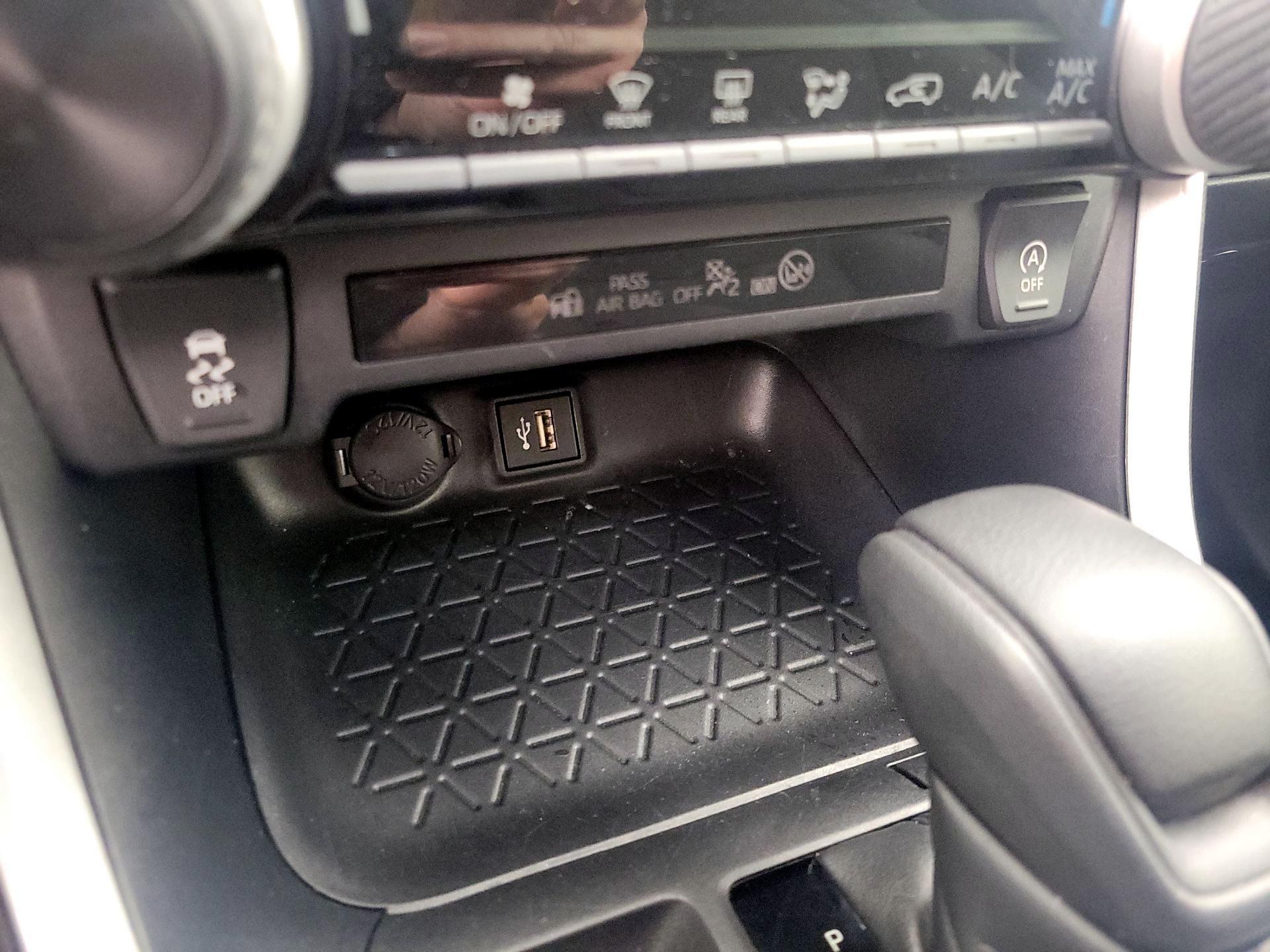 Thumbnail: 2024 Toyota RAV4 - 18