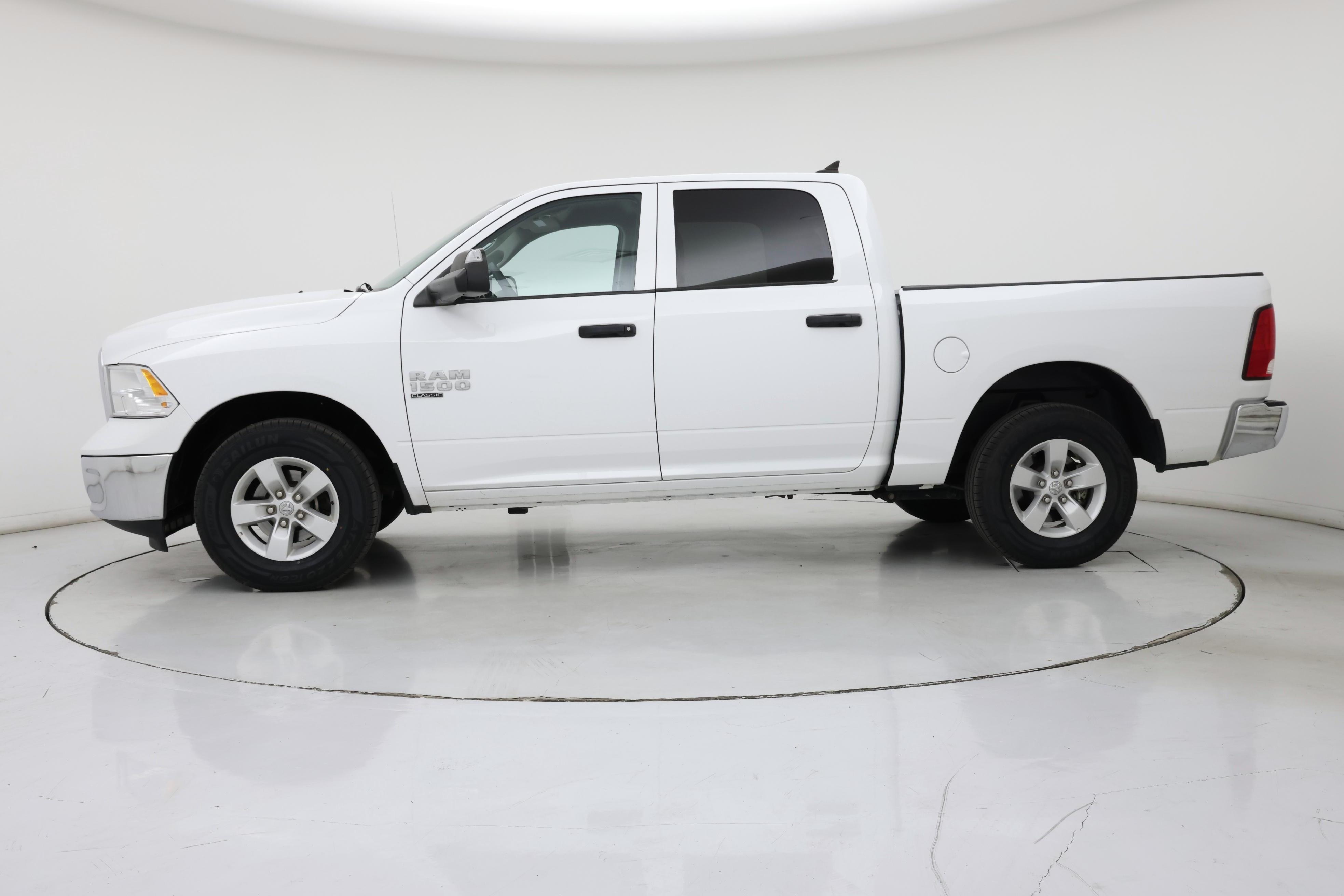 Thumbnail: 2023 RAM 1500 Classic - 3