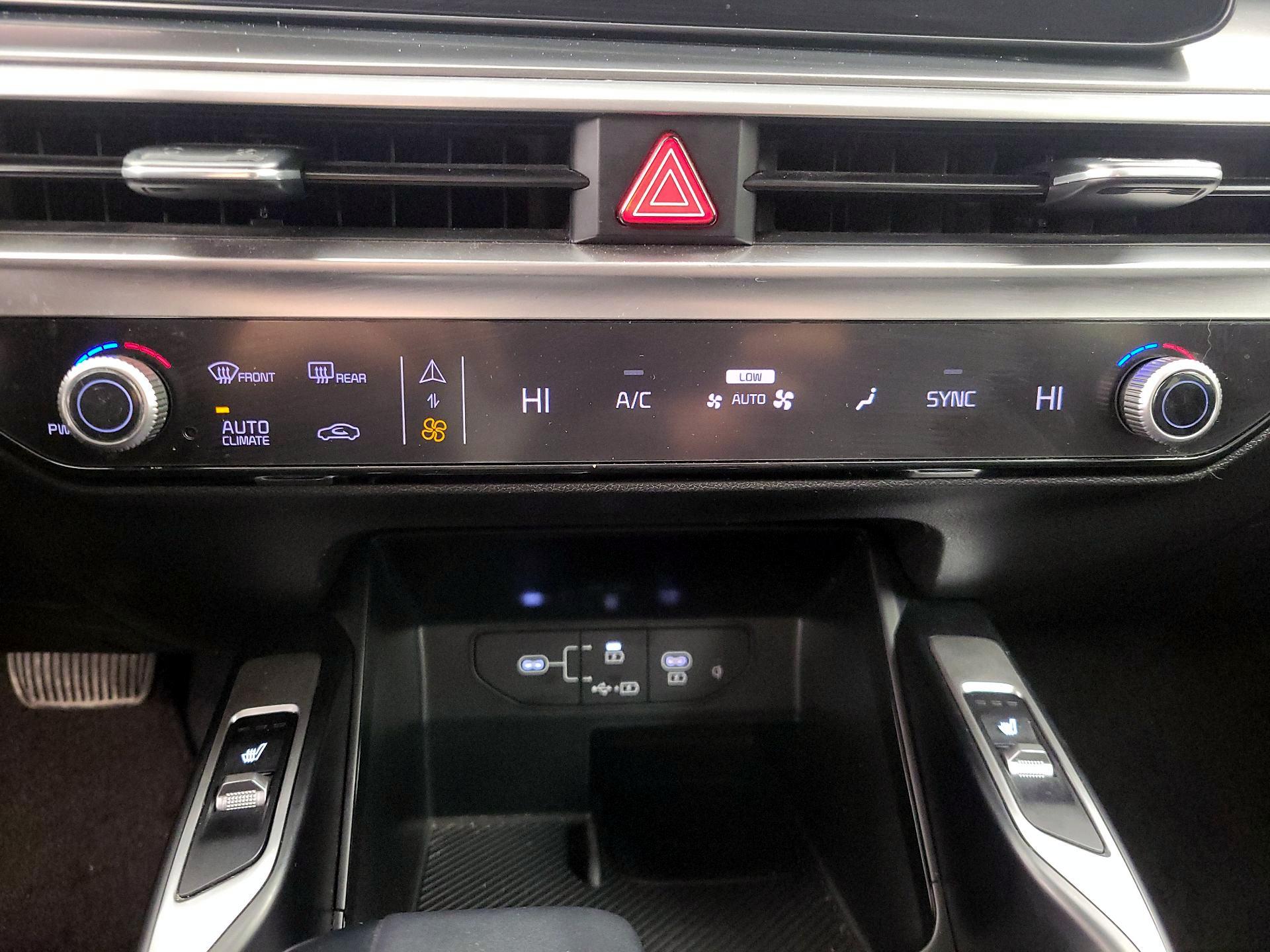 Thumbnail: 2024 Kia Sorento - 17