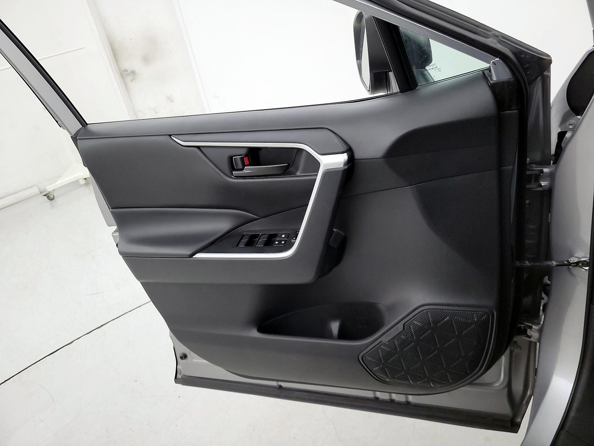 Thumbnail: 2024 Toyota RAV4 - 12