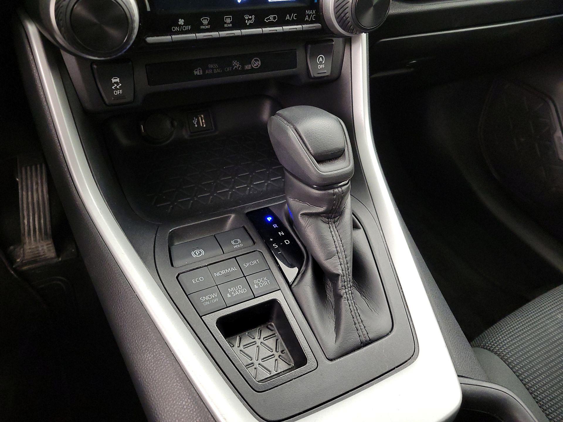 Thumbnail: 2024 Toyota RAV4 - 17