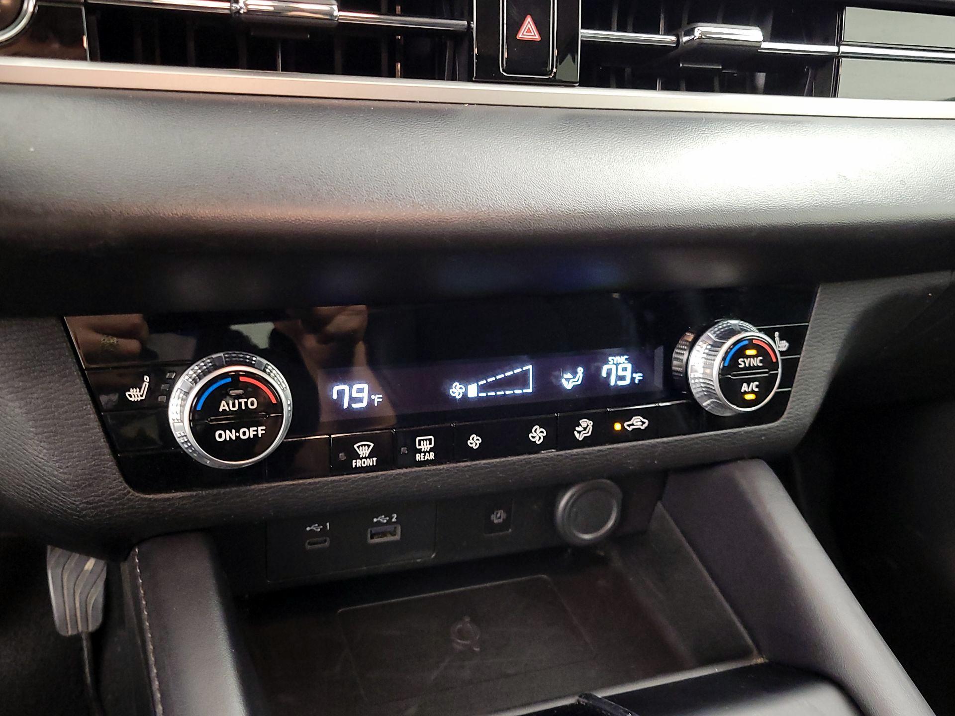 Thumbnail: 2024 Mitsubishi Outlander - 17