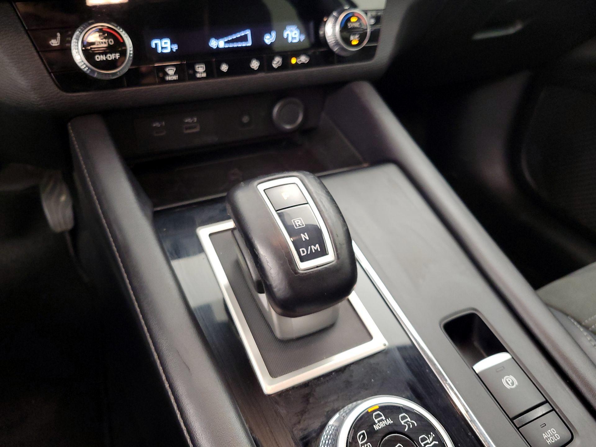 Thumbnail: 2024 Mitsubishi Outlander - 18