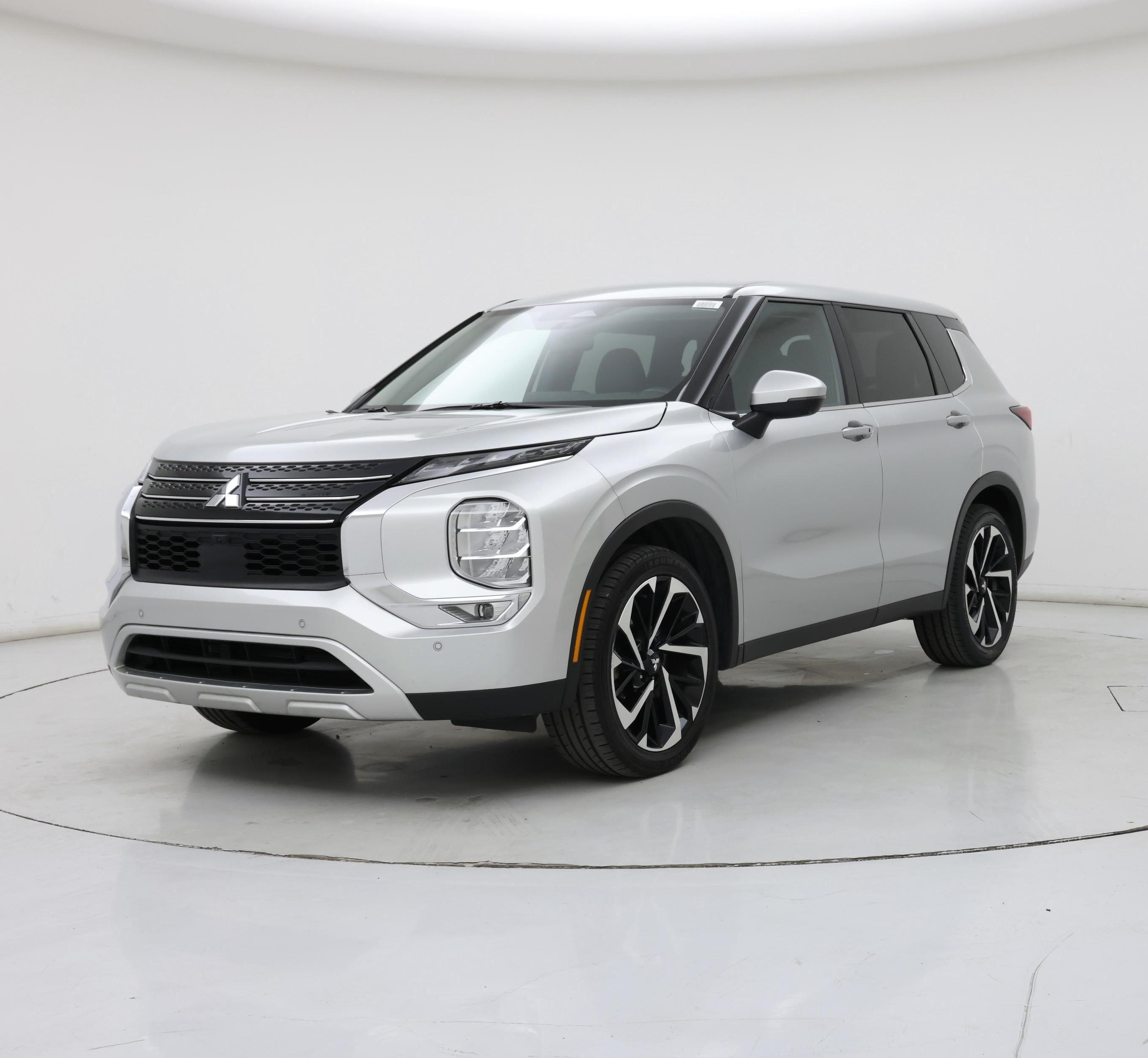 Thumbnail: 2024 Mitsubishi Outlander - 4