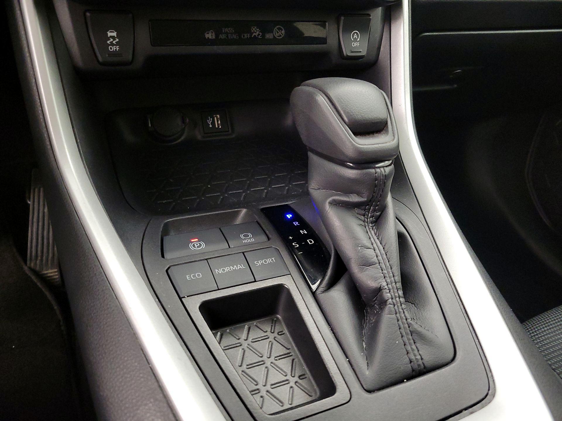 Thumbnail: 2024 Toyota RAV4 - 17