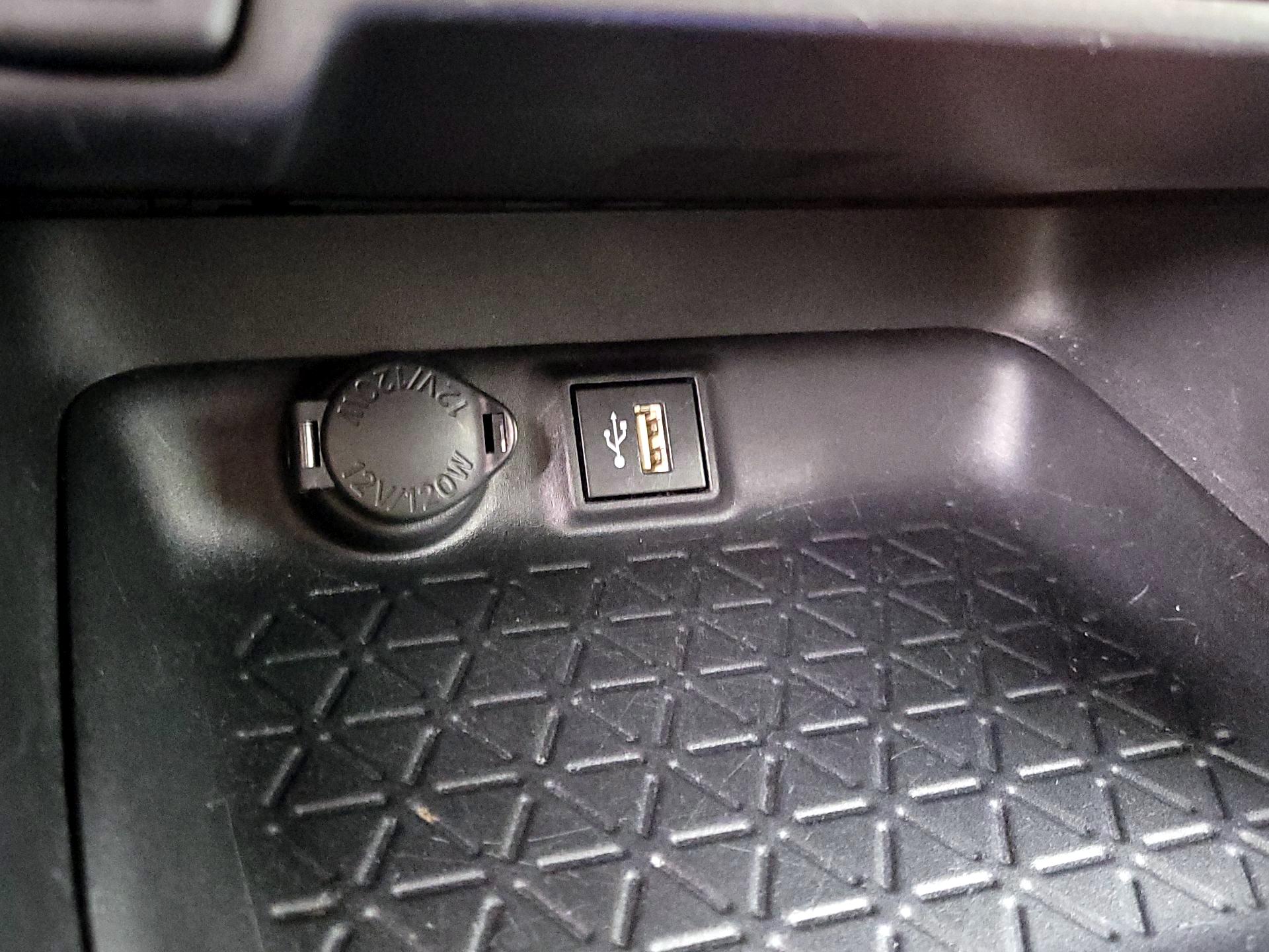 Thumbnail: 2024 Toyota RAV4 - 18