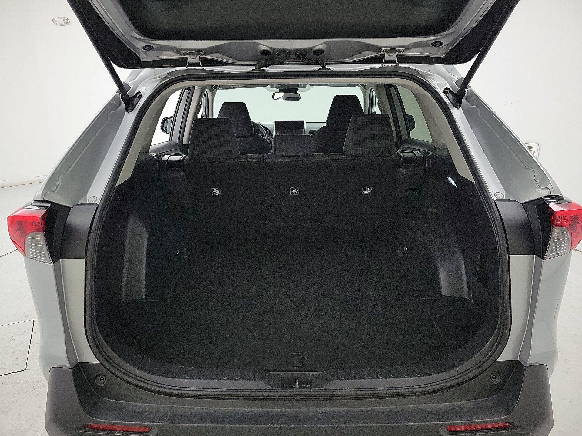 Thumbnail: 2024 Toyota RAV4 - 20