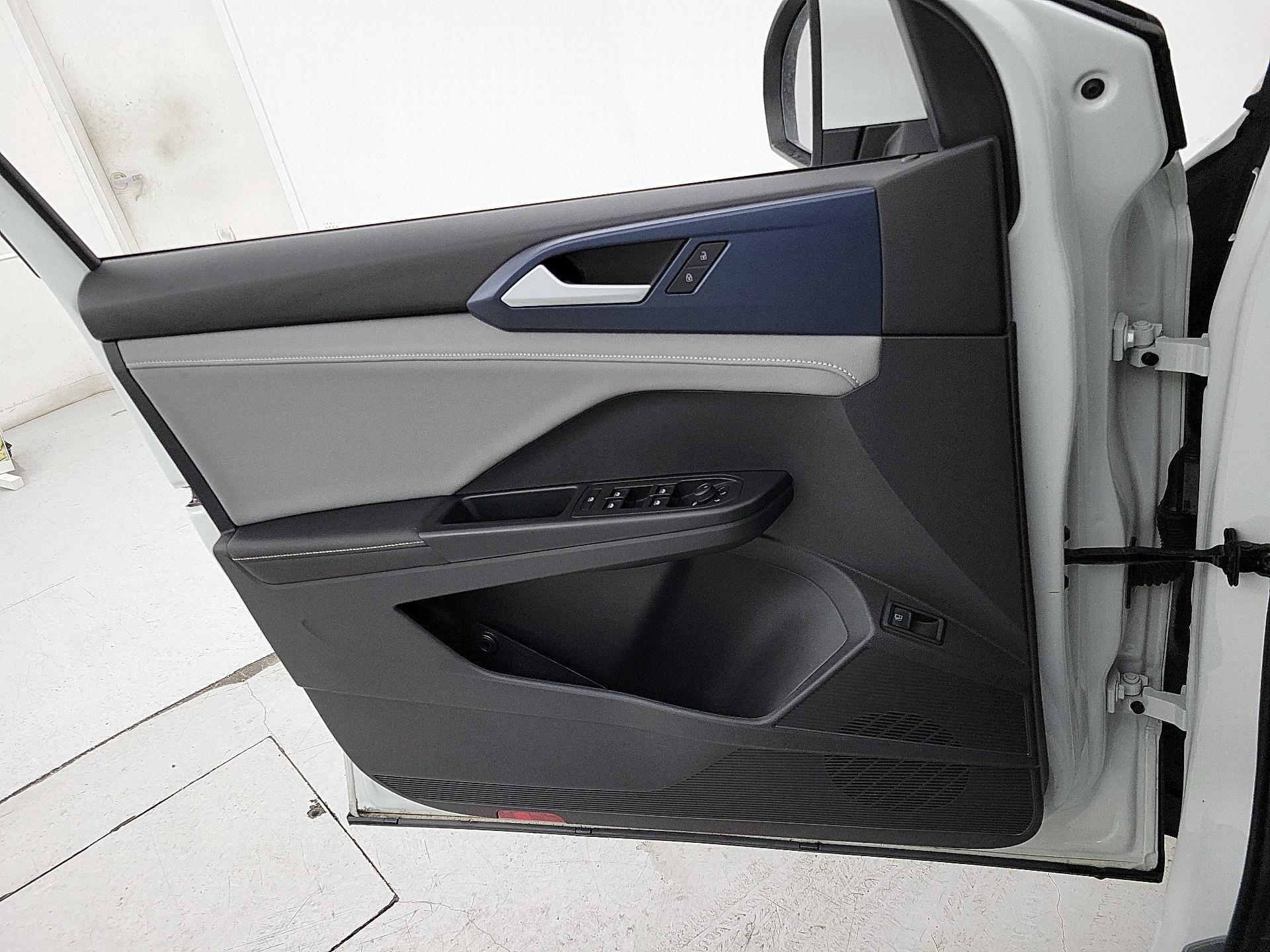 Thumbnail: 2024 Volkswagen Taos - 12