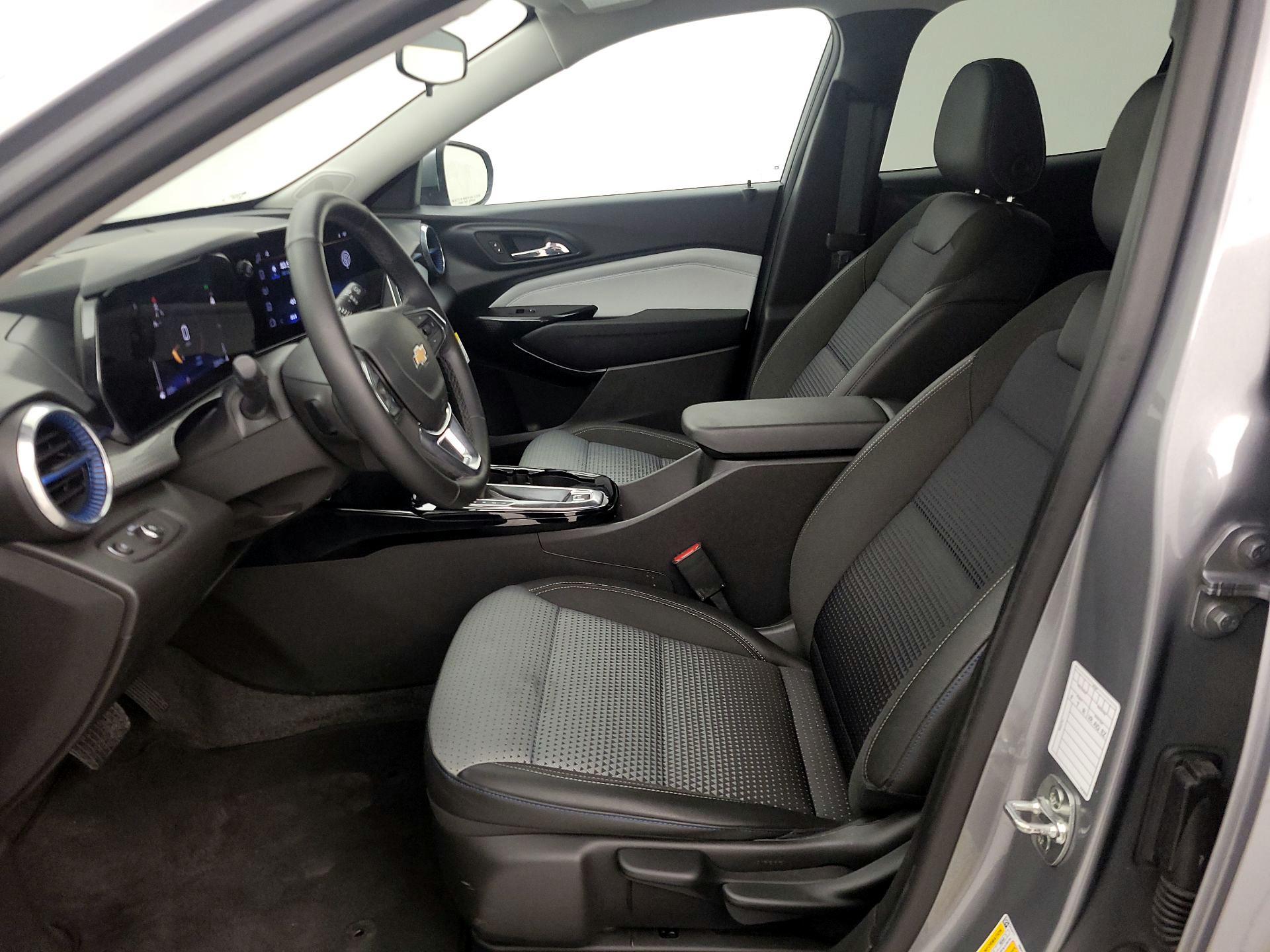 Thumbnail: 2025 Chevrolet Trax - 11