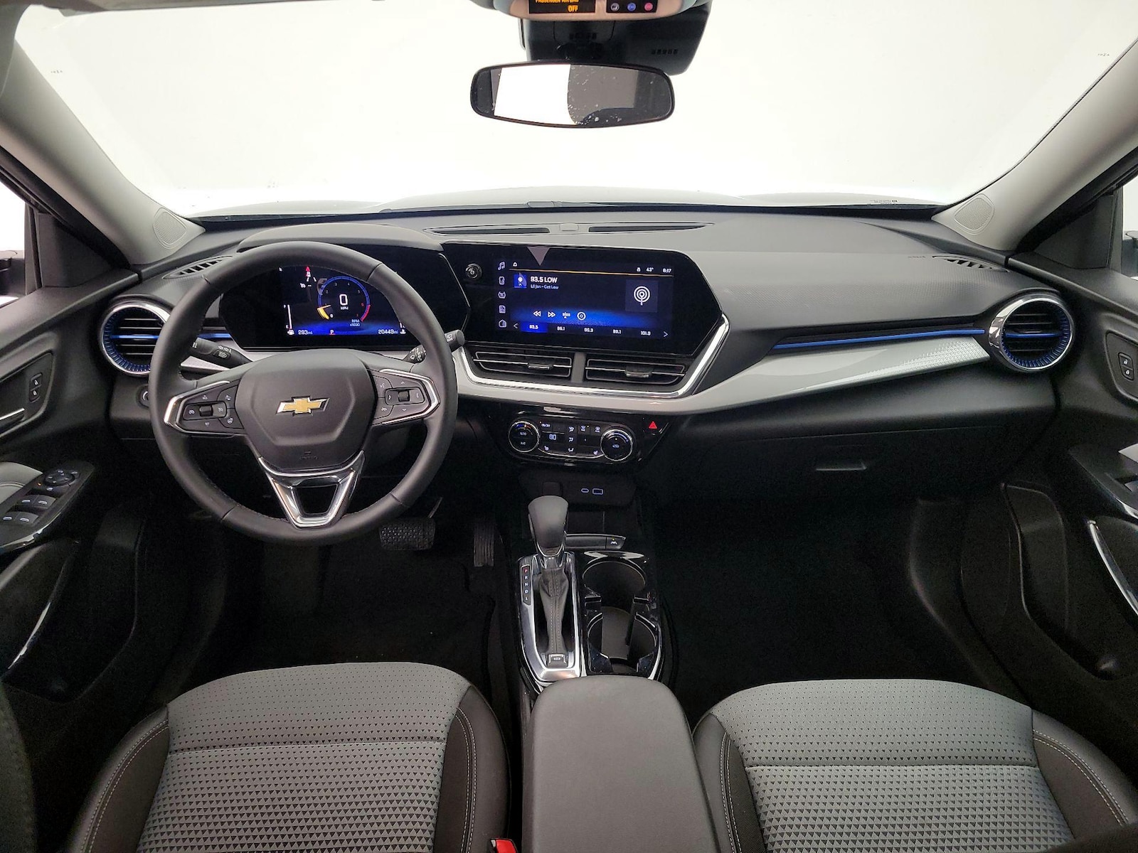 2025 Chevrolet Trax LT - Photo 10
