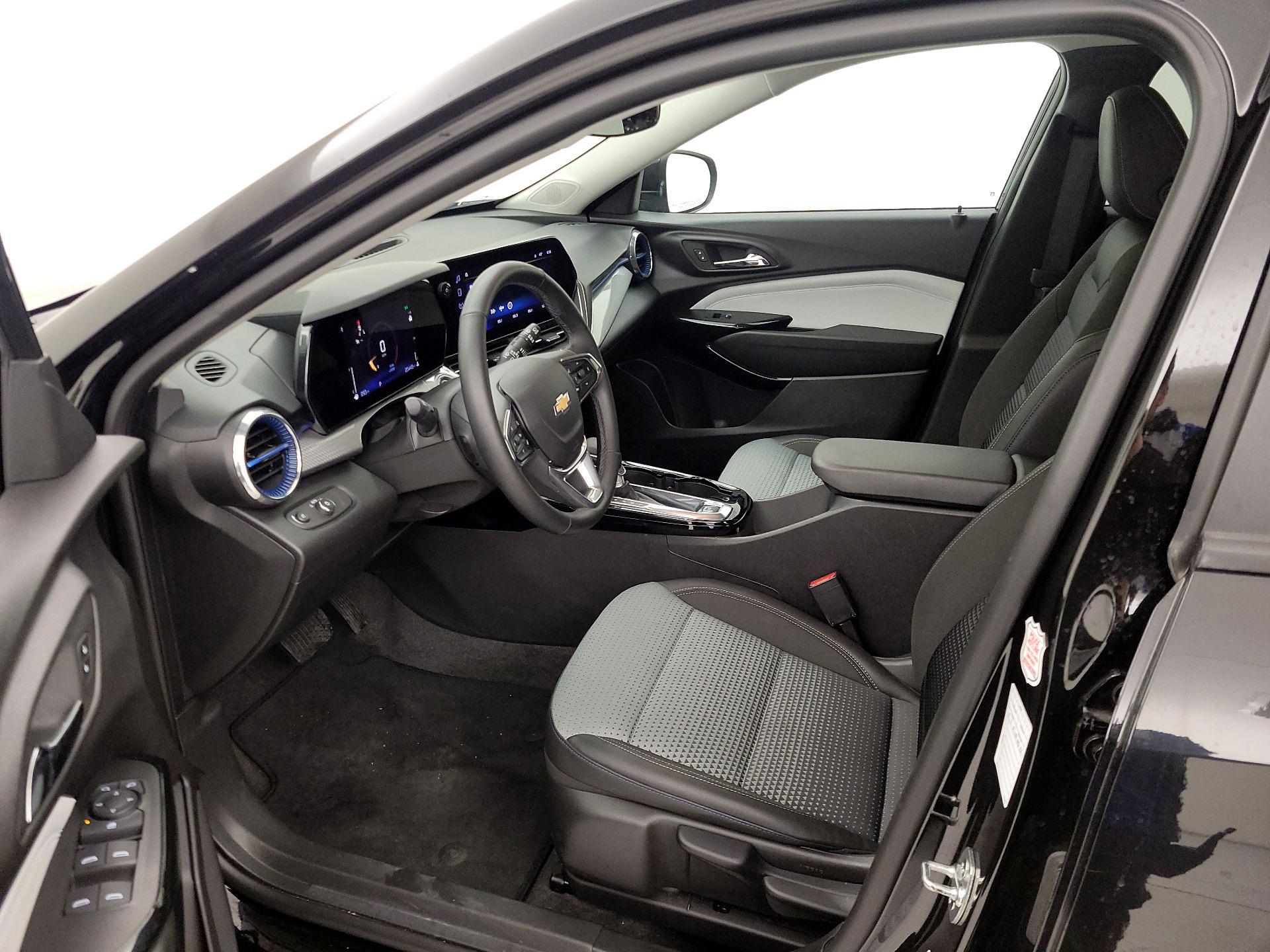 Thumbnail: 2025 Chevrolet Trax - 11