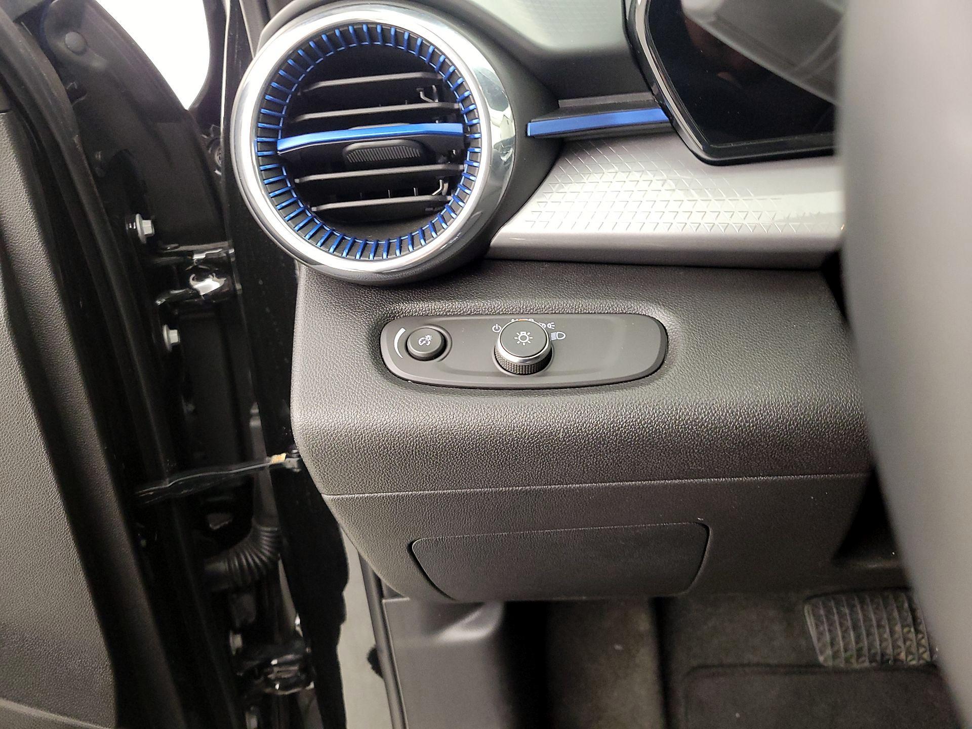 Thumbnail: 2025 Chevrolet Trax - 13