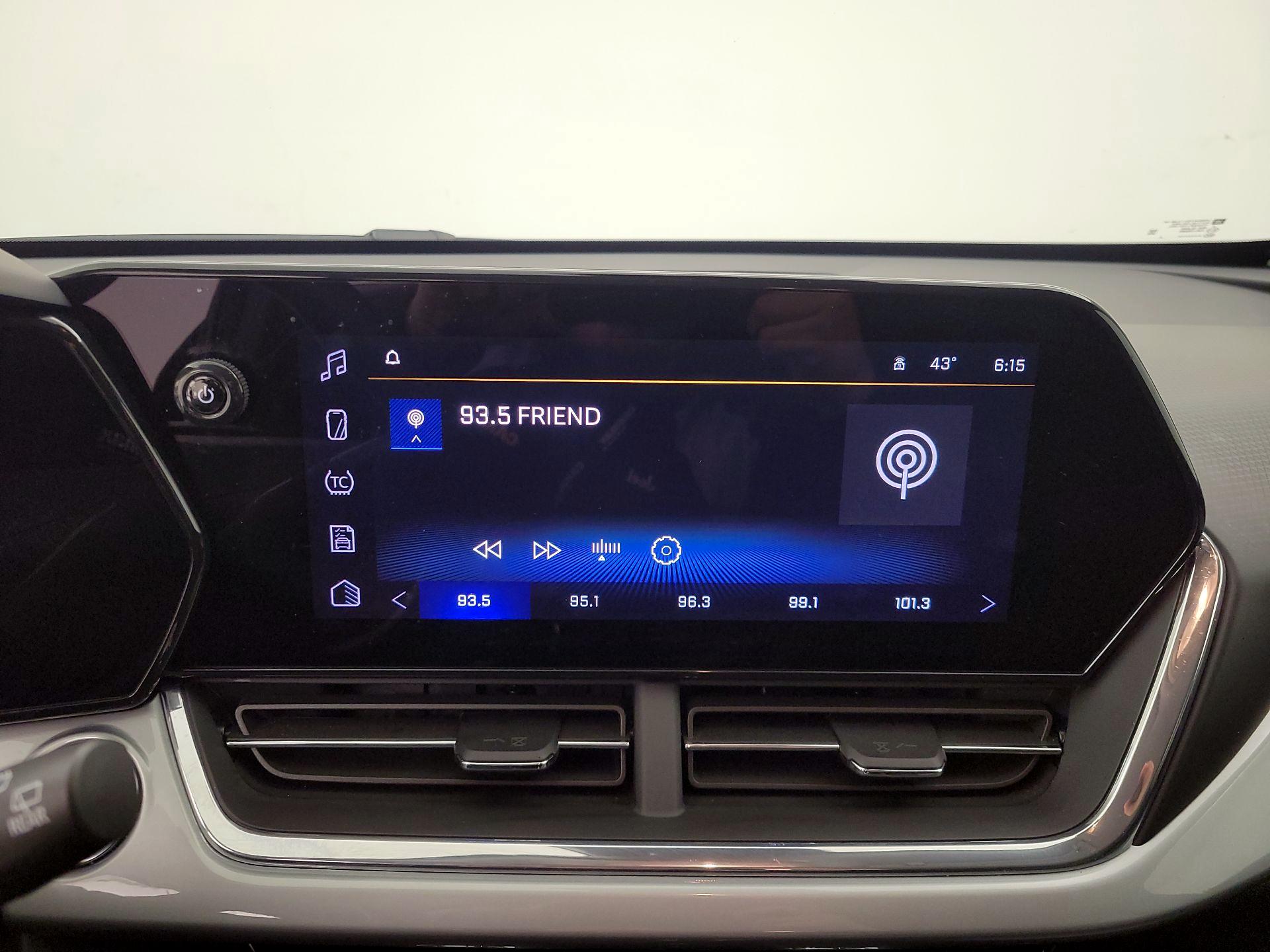 Thumbnail: 2025 Chevrolet Trax - 15