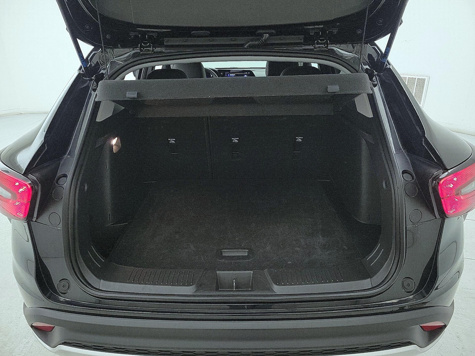 2025 Chevrolet Trax LT - Photo 21