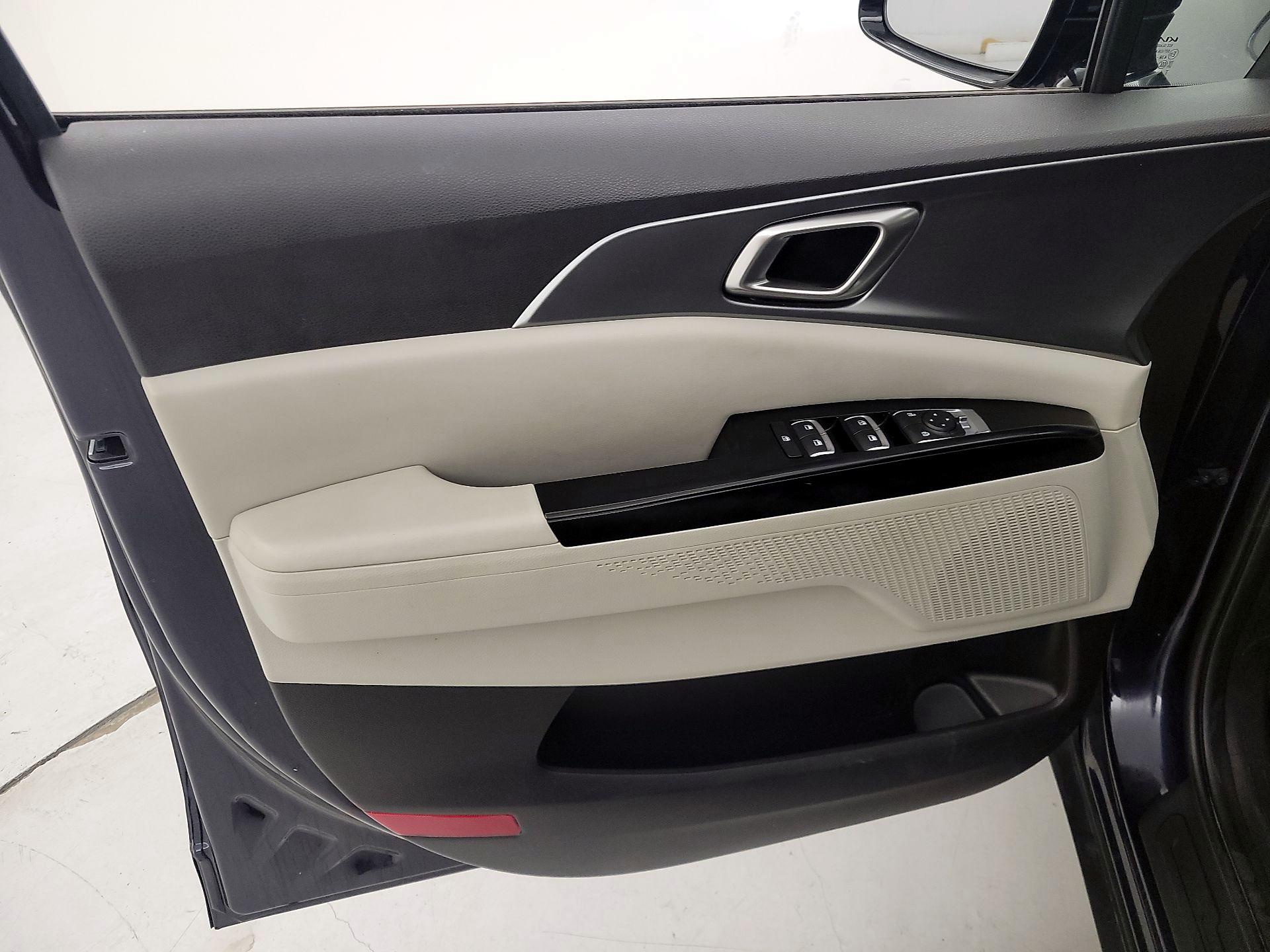 Thumbnail: 2024 Kia Carnival - 12