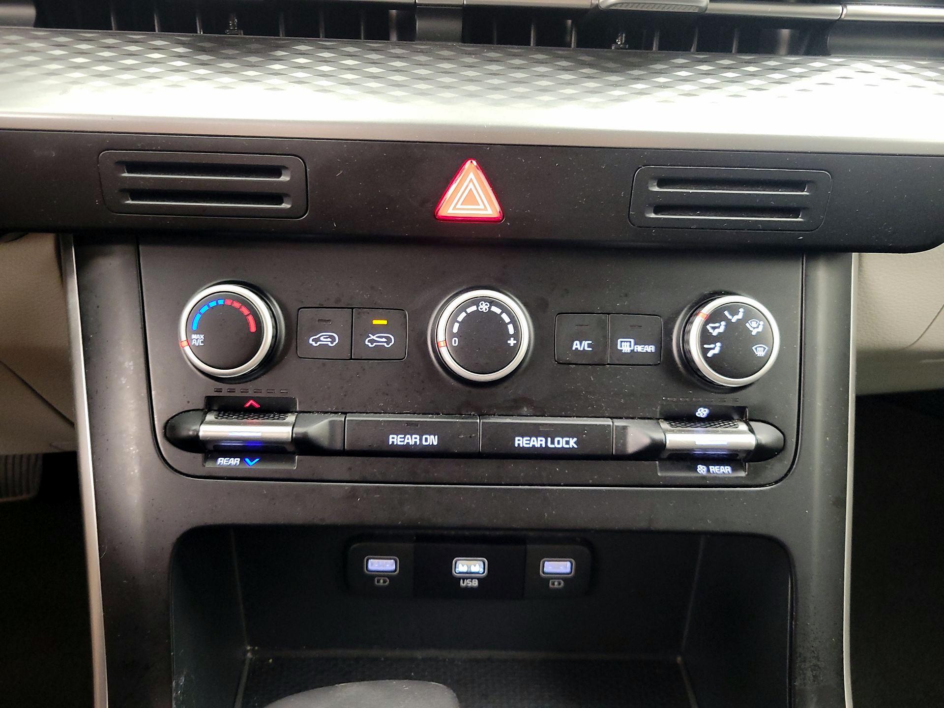 Thumbnail: 2024 Kia Carnival - 16