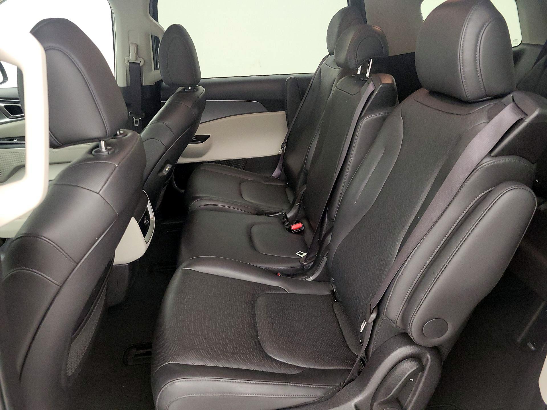 Thumbnail: 2024 Kia Carnival - 19