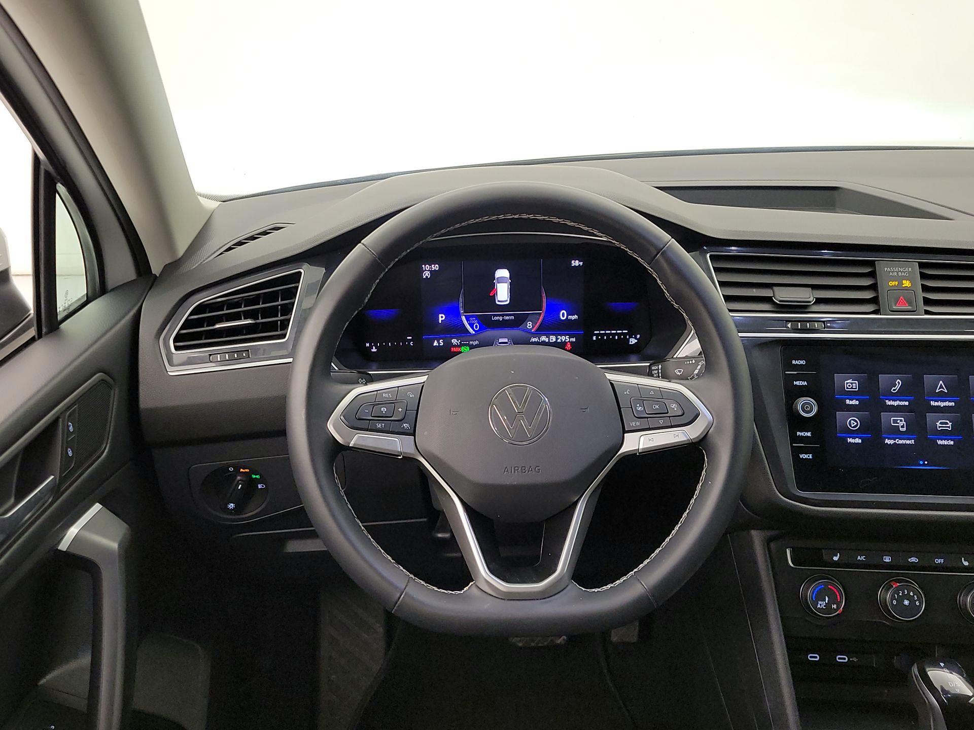 Thumbnail: 2024 Volkswagen Tiguan - 10