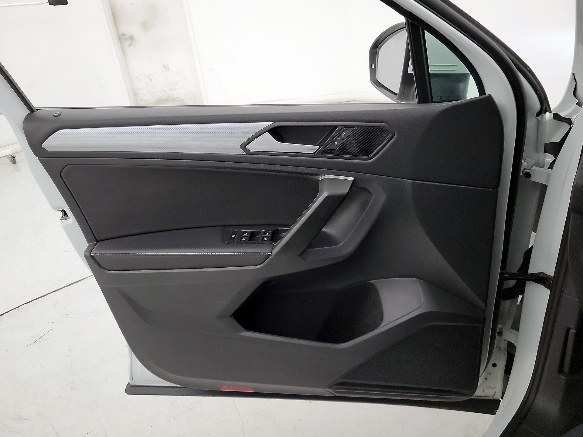 Thumbnail: 2024 Volkswagen Tiguan - 12