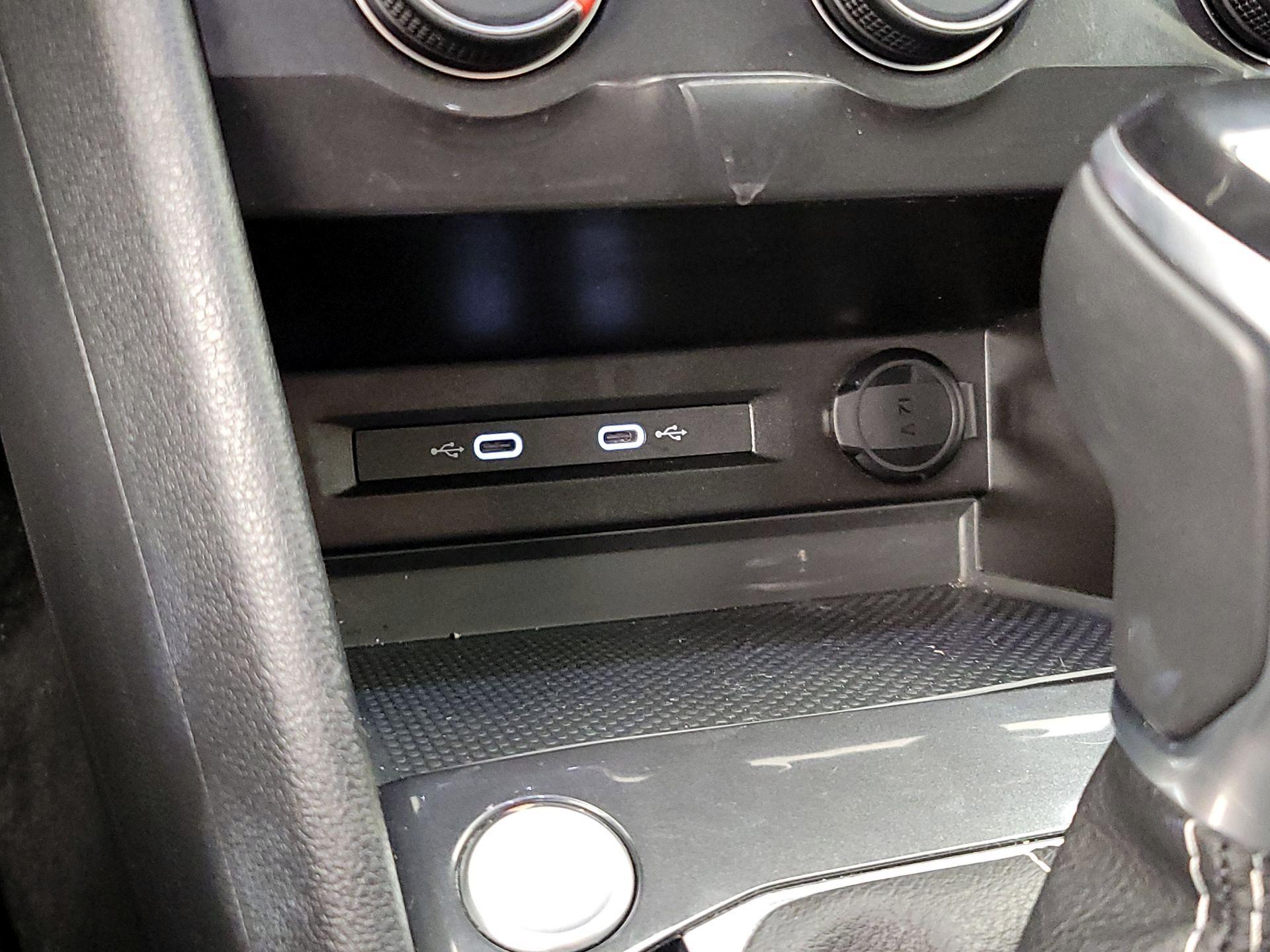 Thumbnail: 2024 Volkswagen Tiguan - 18