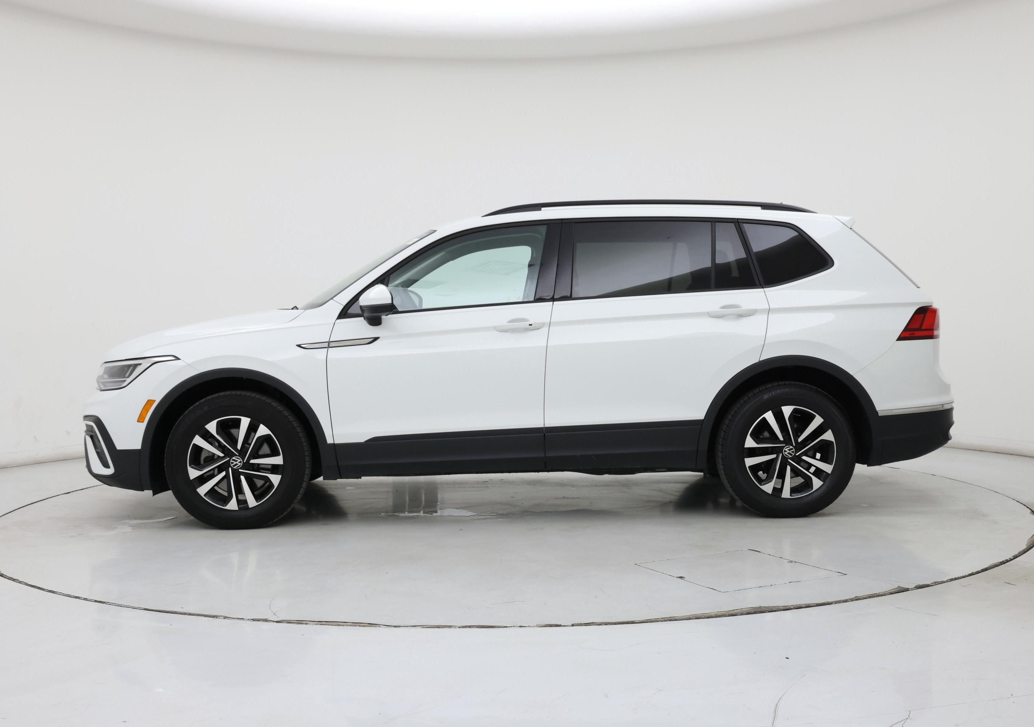 Thumbnail: 2024 Volkswagen Tiguan - 3