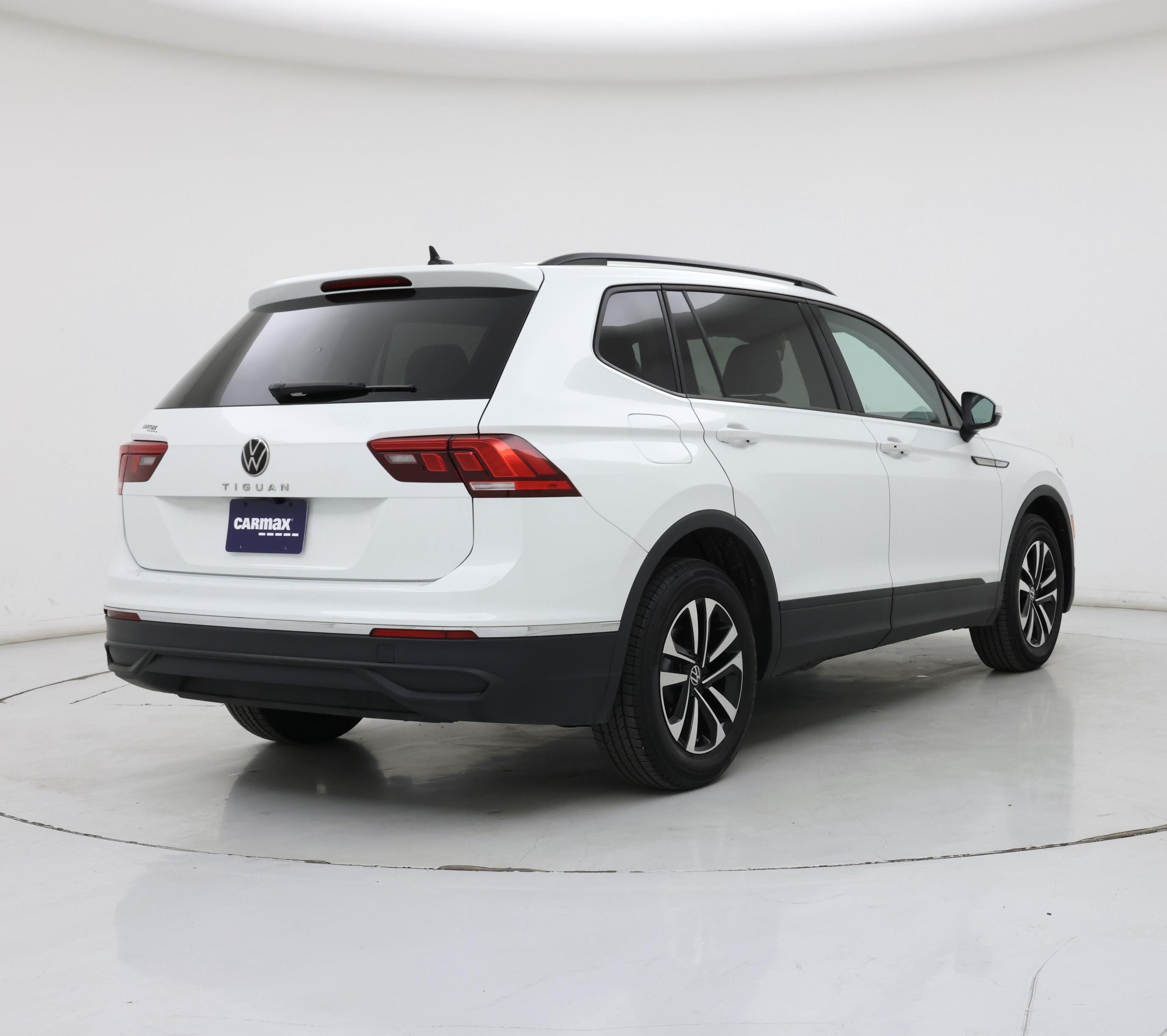 Thumbnail: 2024 Volkswagen Tiguan - 8
