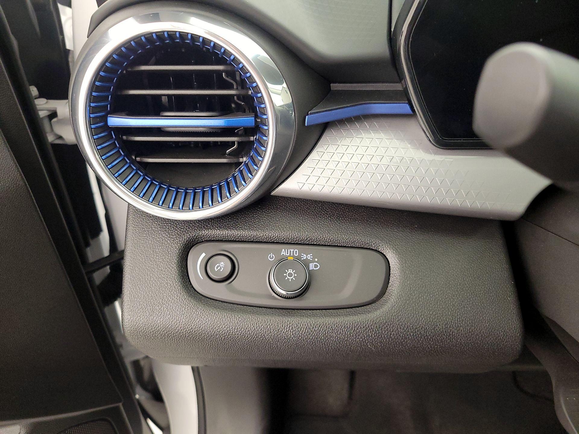 Thumbnail: 2025 Chevrolet Trax - 13