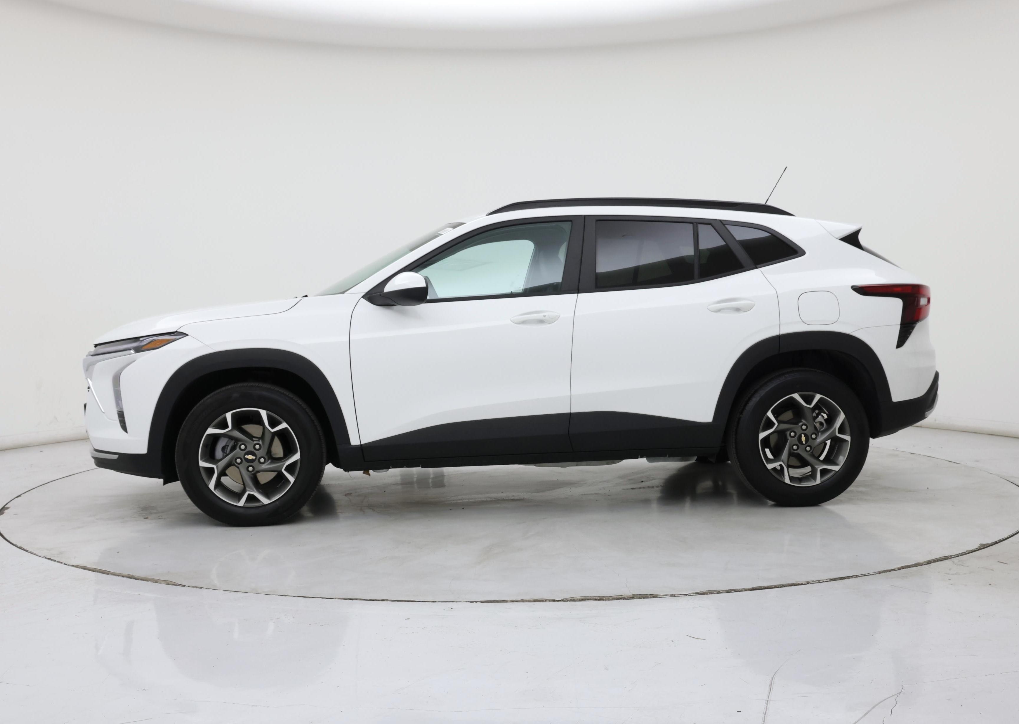 Thumbnail: 2025 Chevrolet Trax - 3