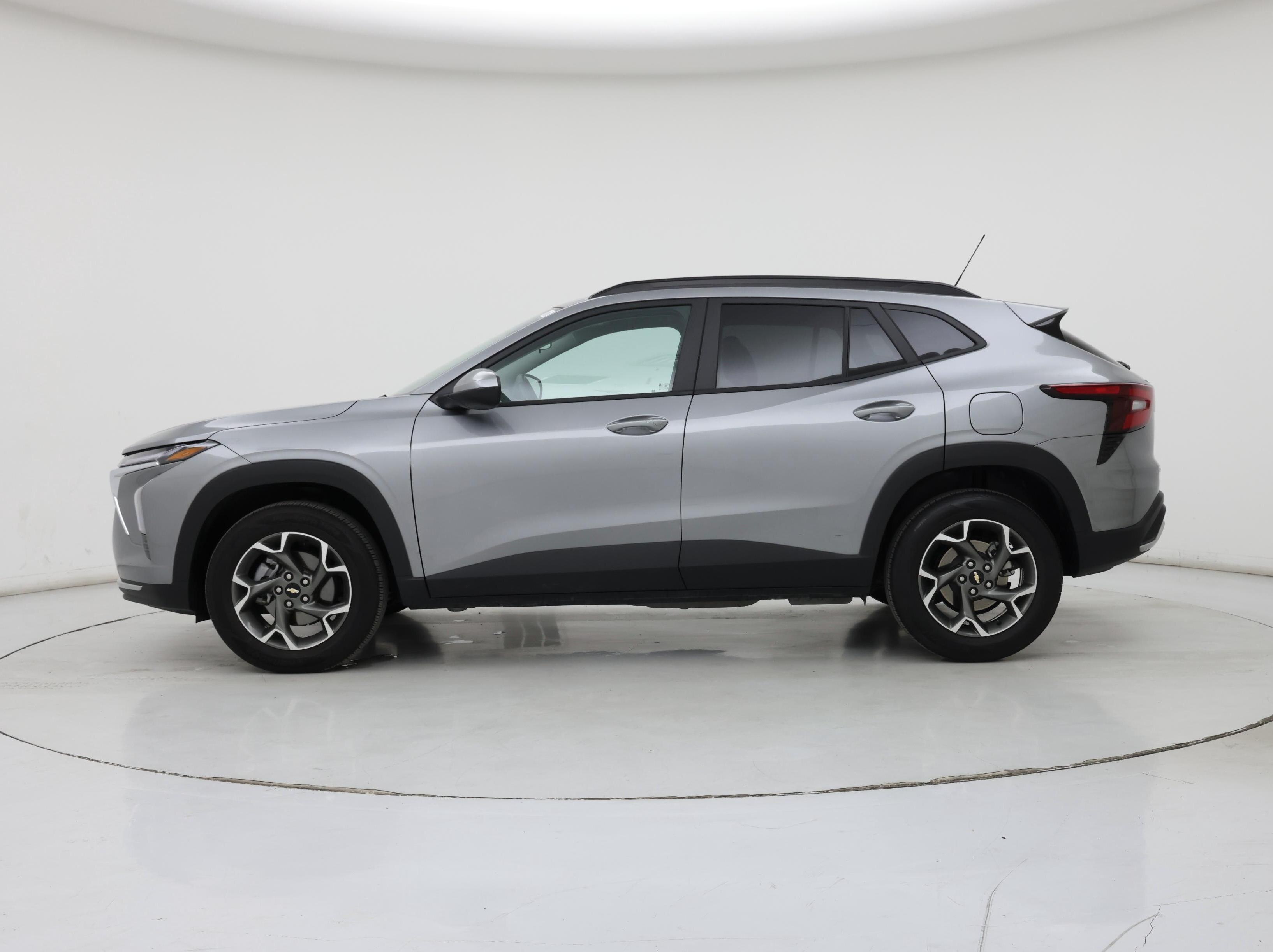 Thumbnail: 2025 Chevrolet Trax - 3