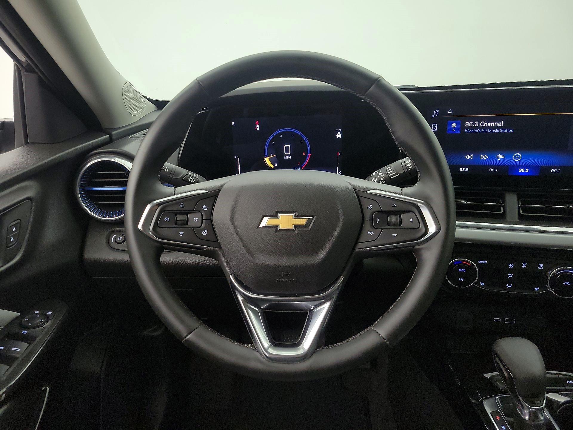 Thumbnail: 2025 Chevrolet Trax - 10