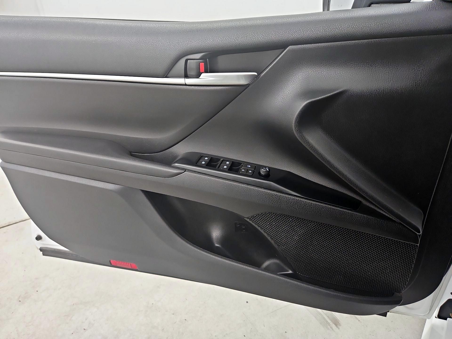 Thumbnail: 2020 Toyota Camry - 12