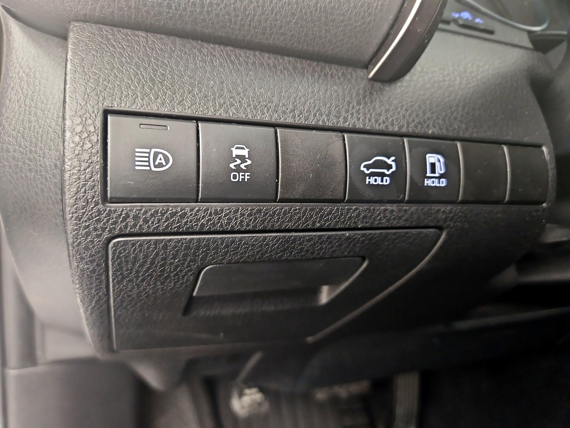 Thumbnail: 2020 Toyota Camry - 13