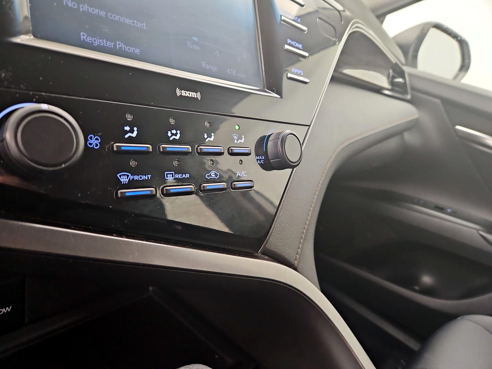 Thumbnail: 2020 Toyota Camry - 16