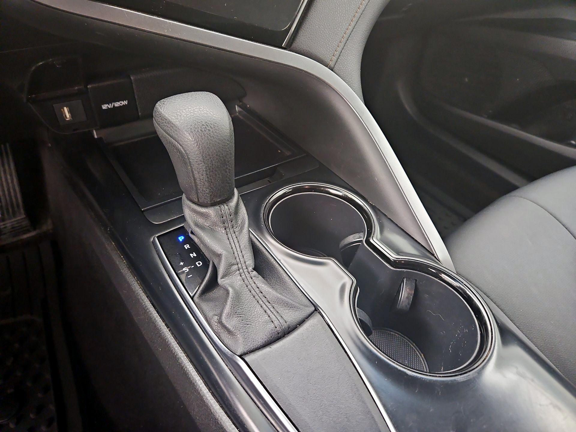 Thumbnail: 2020 Toyota Camry - 17