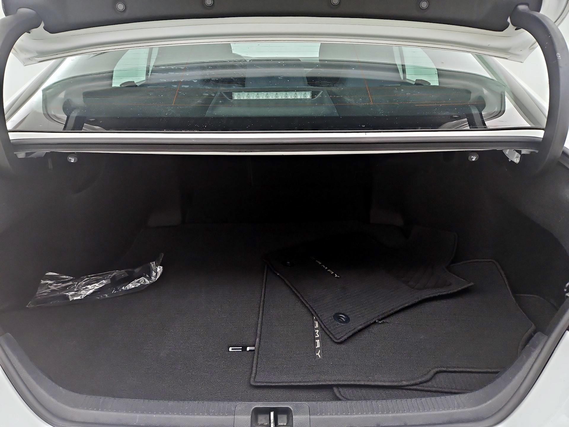 Thumbnail: 2020 Toyota Camry - 20