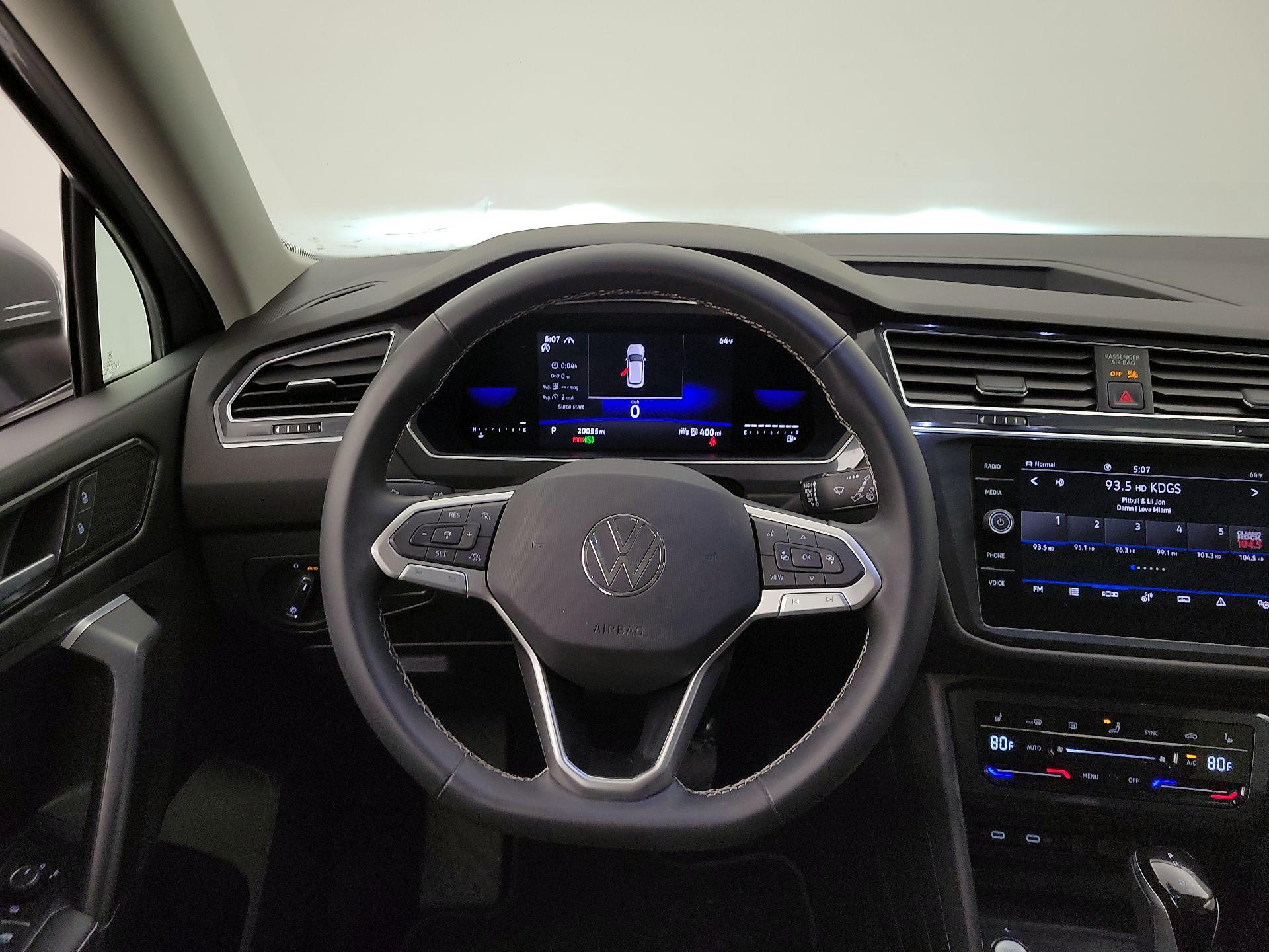 Thumbnail: 2023 Volkswagen Tiguan - 10