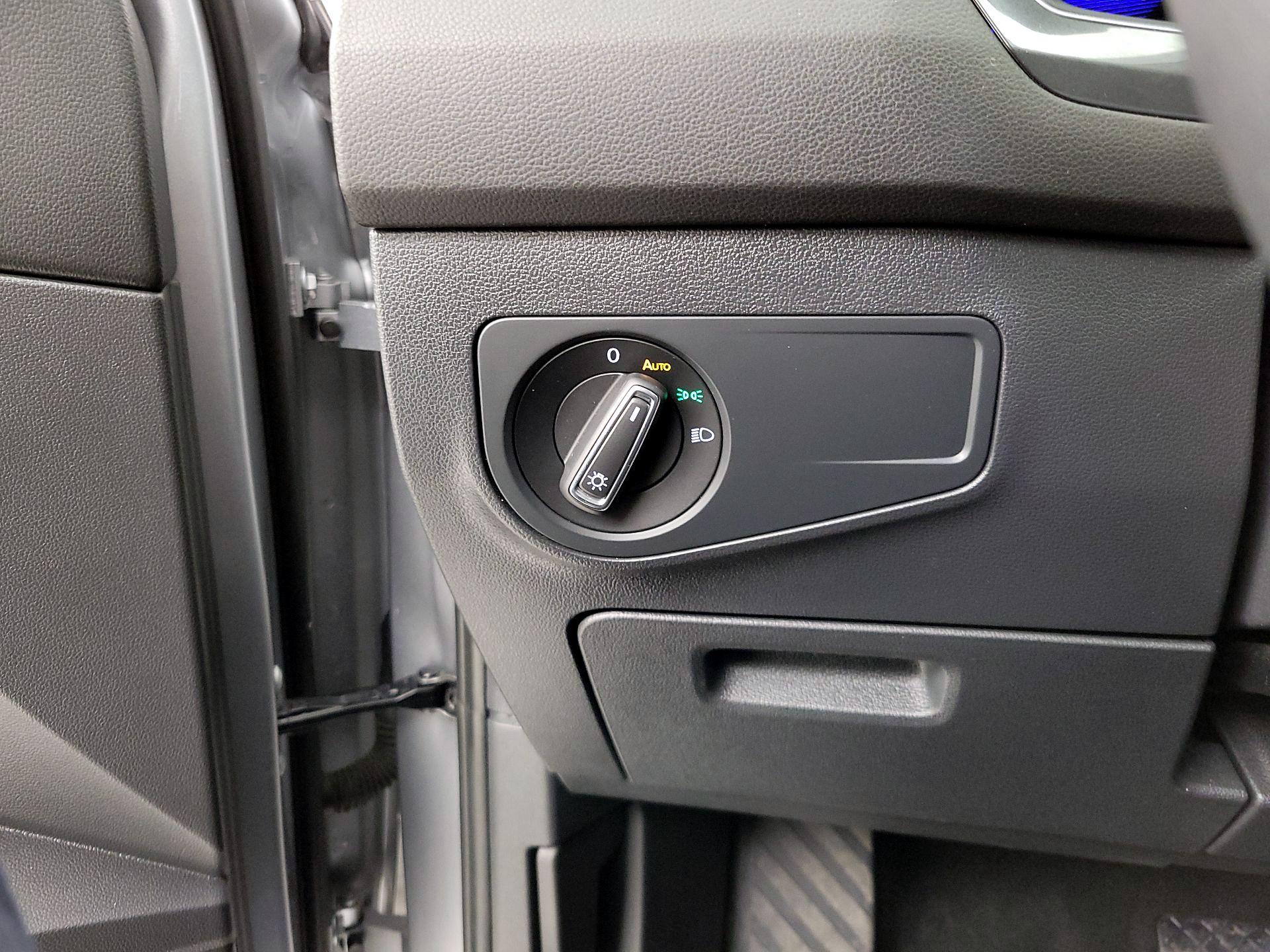 Thumbnail: 2023 Volkswagen Tiguan - 13