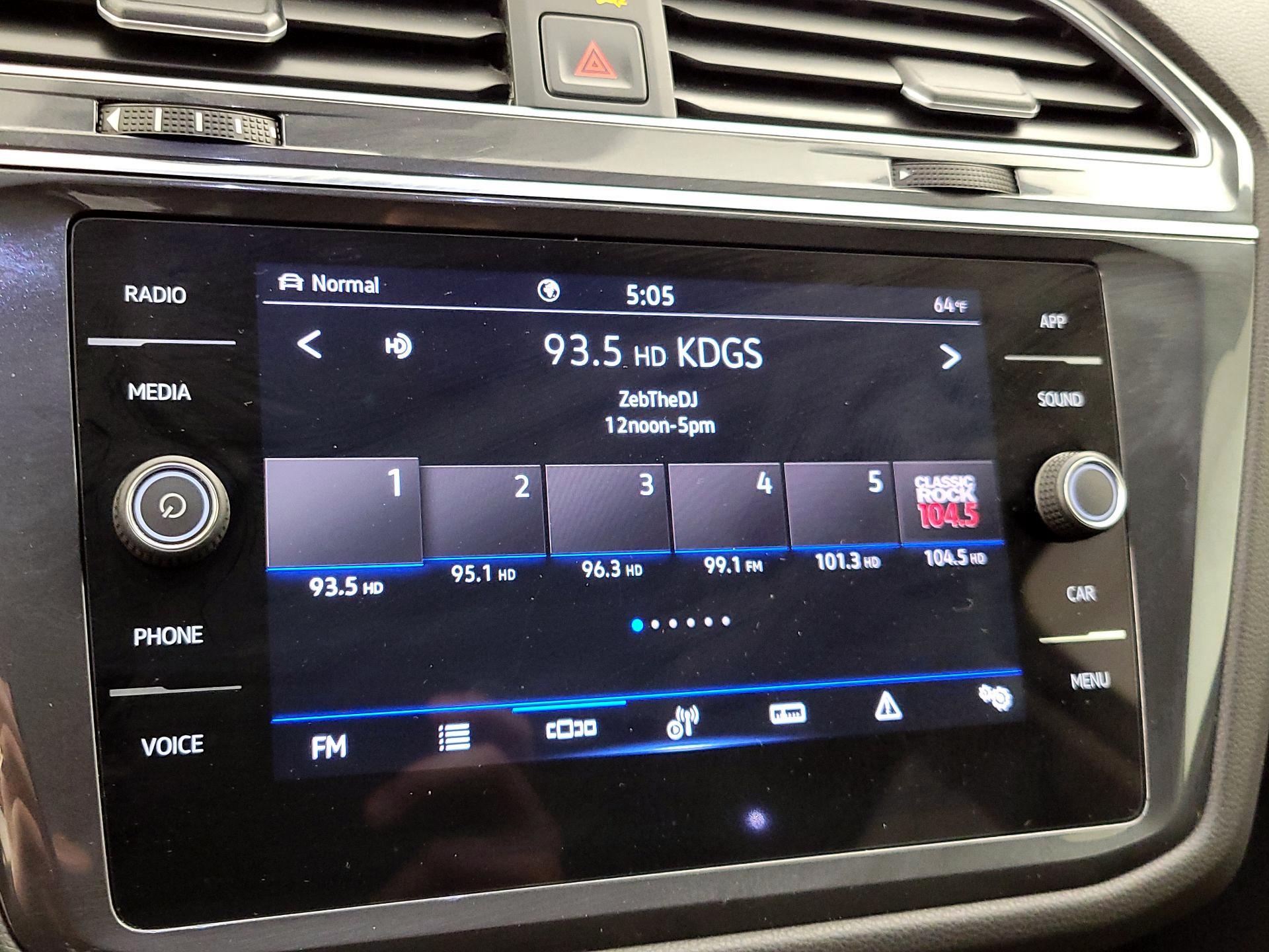 Thumbnail: 2023 Volkswagen Tiguan - 15