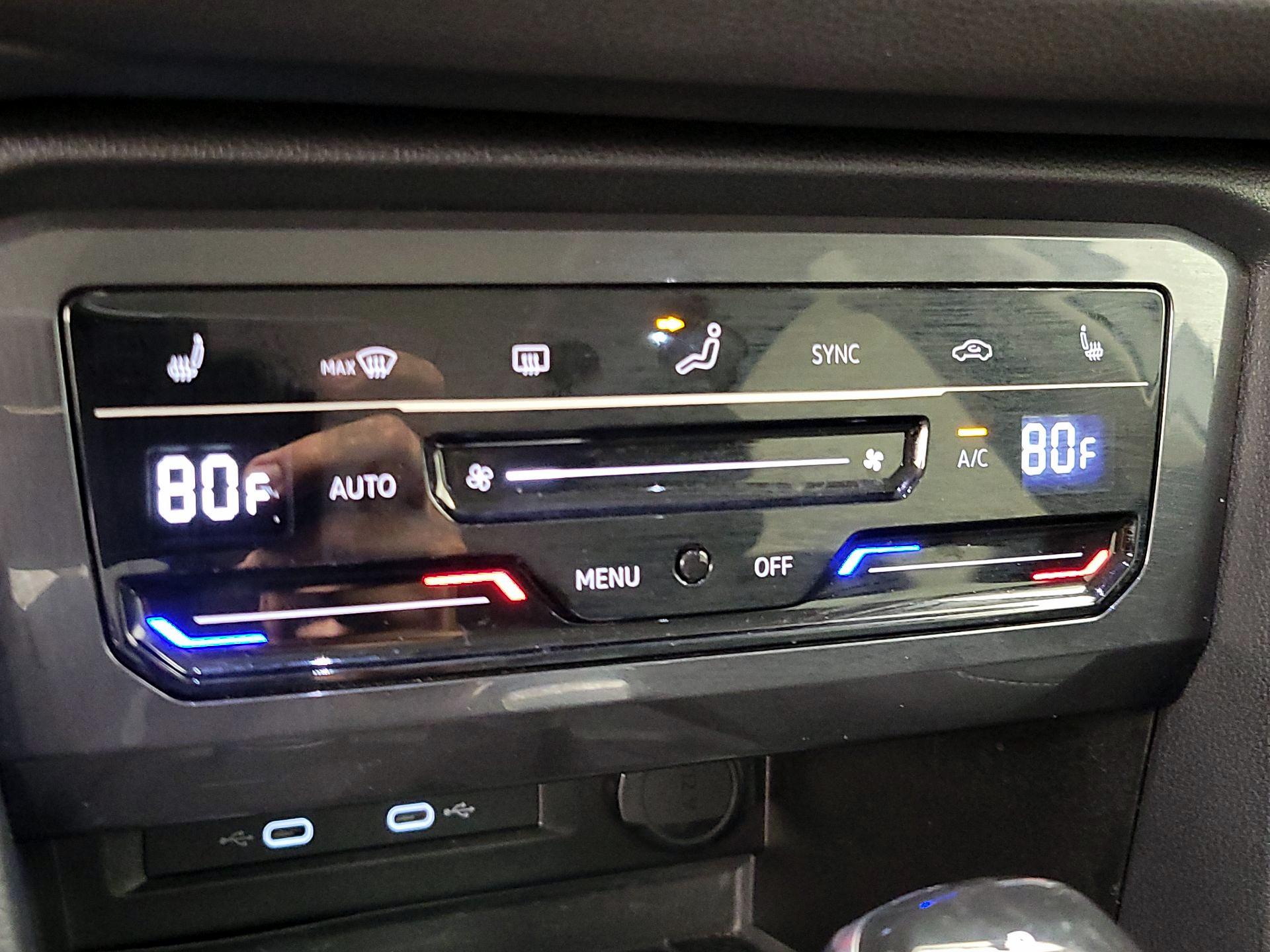 Thumbnail: 2023 Volkswagen Tiguan - 16