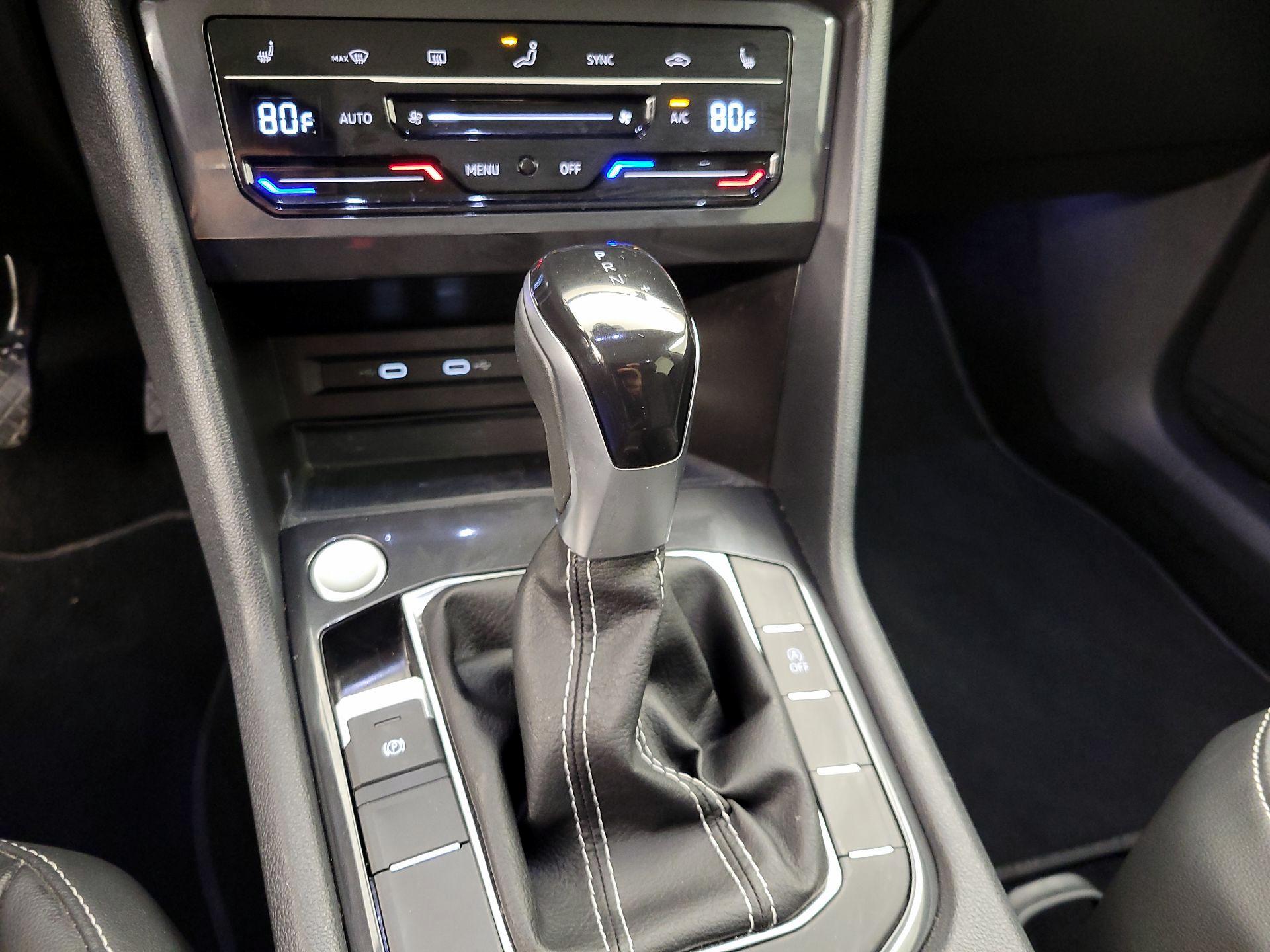 Thumbnail: 2023 Volkswagen Tiguan - 17