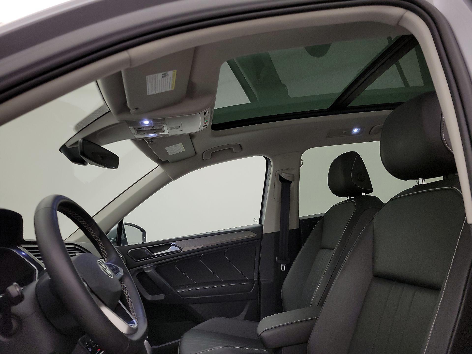 Thumbnail: 2023 Volkswagen Tiguan - 19