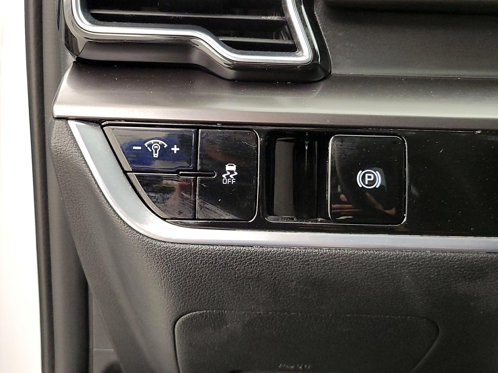 Thumbnail: 2024 Kia Sportage - 13