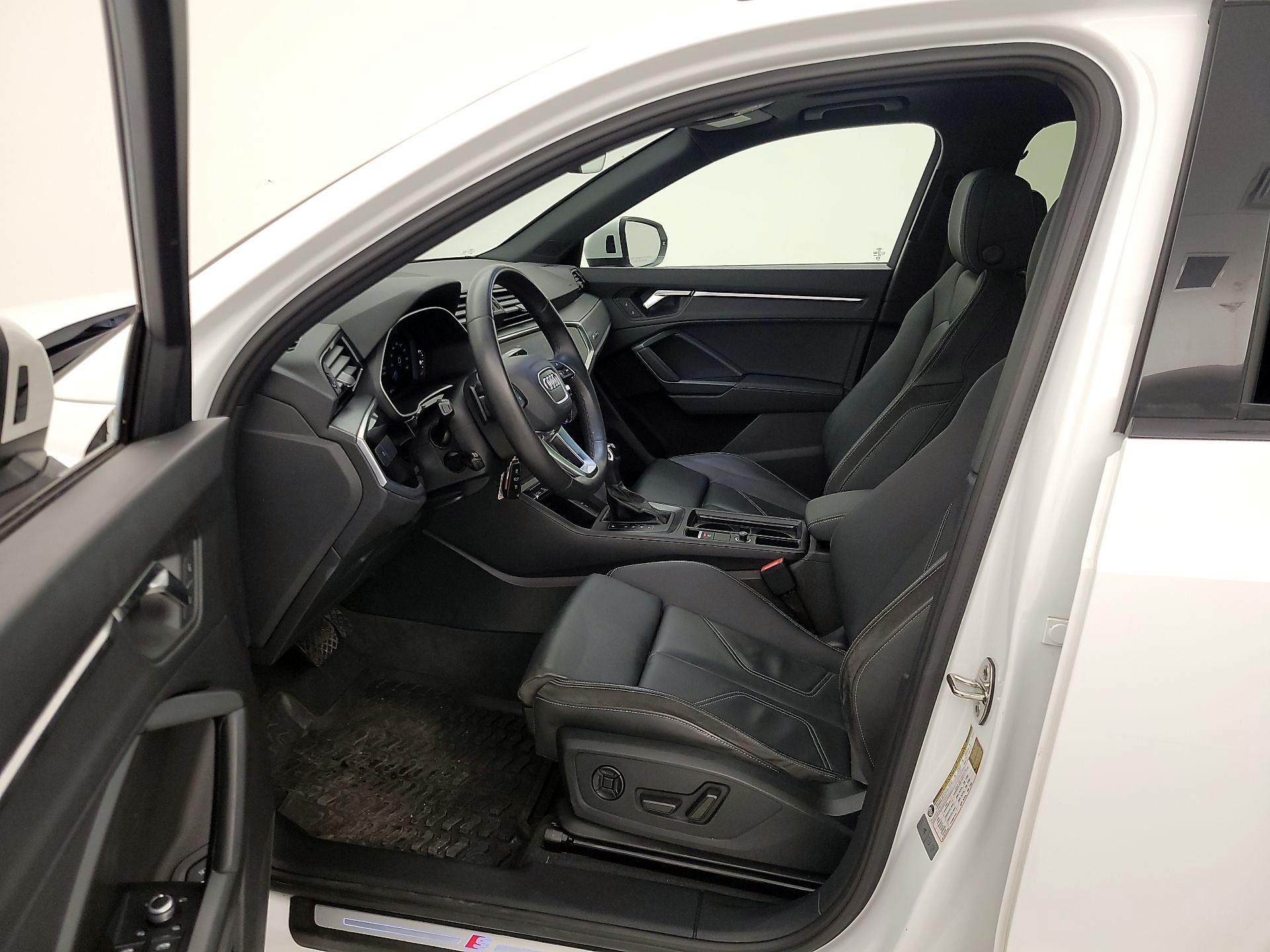 Thumbnail: 2022 Audi Q3 - 11