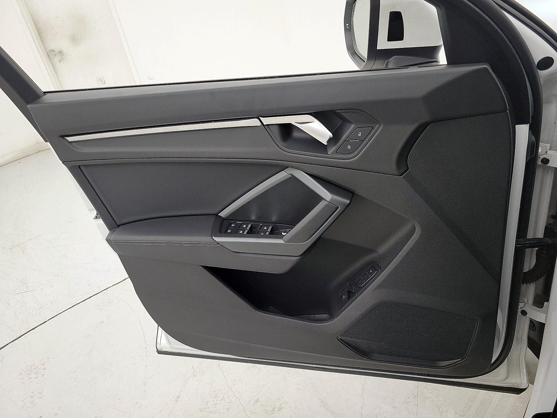 Thumbnail: 2022 Audi Q3 - 12