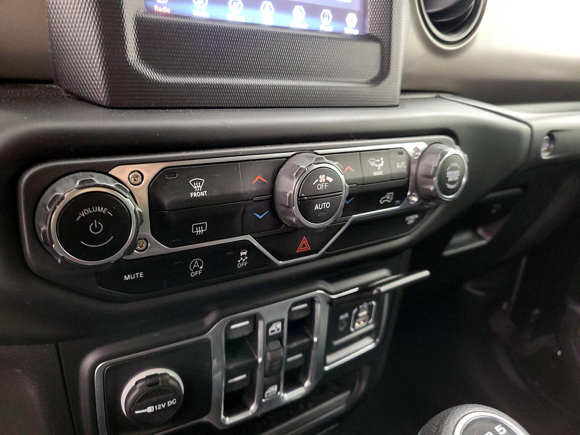 Thumbnail: 2021 Jeep Wrangler - 16