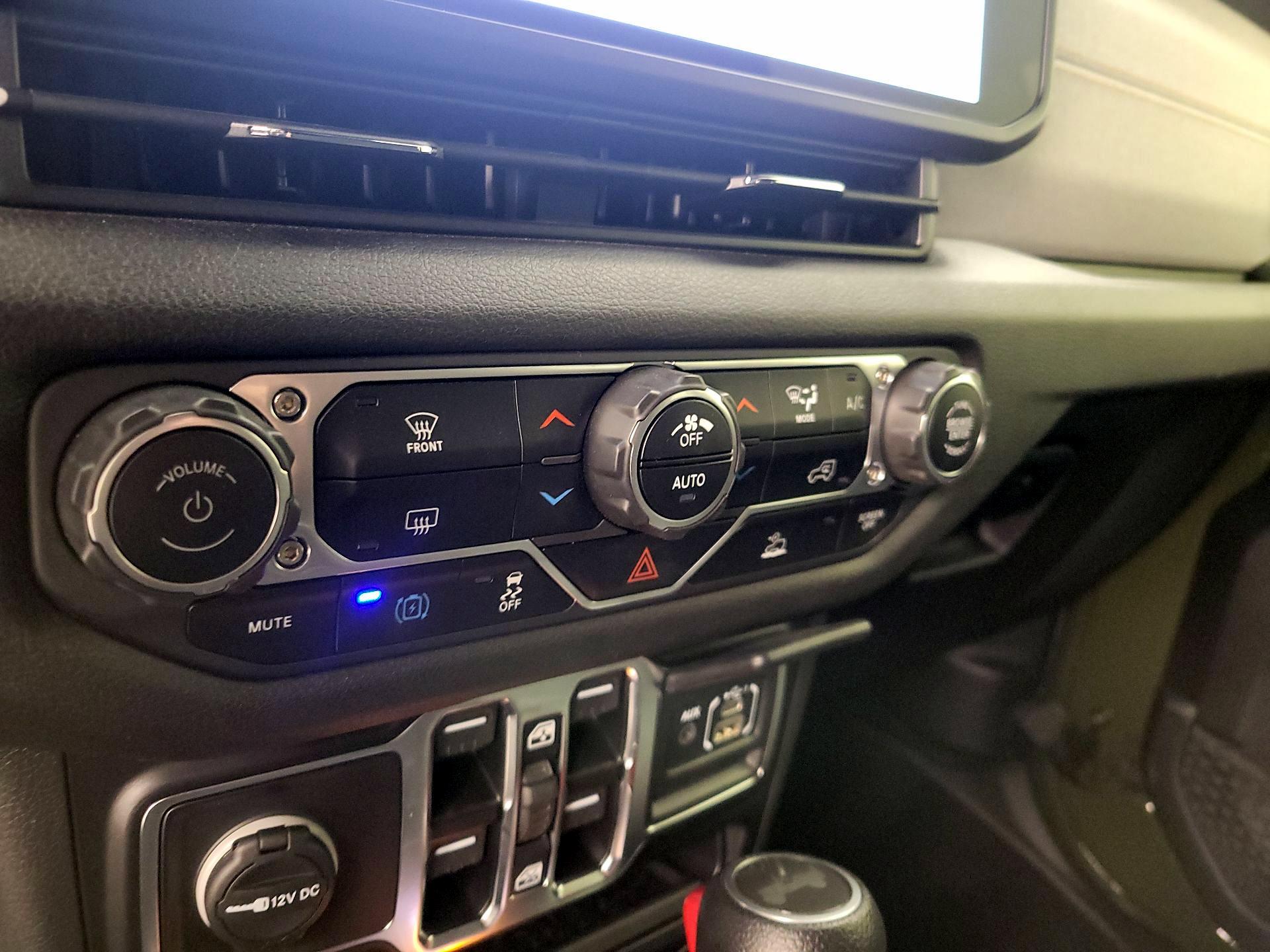 Thumbnail: 2024 Jeep Wrangler - 16