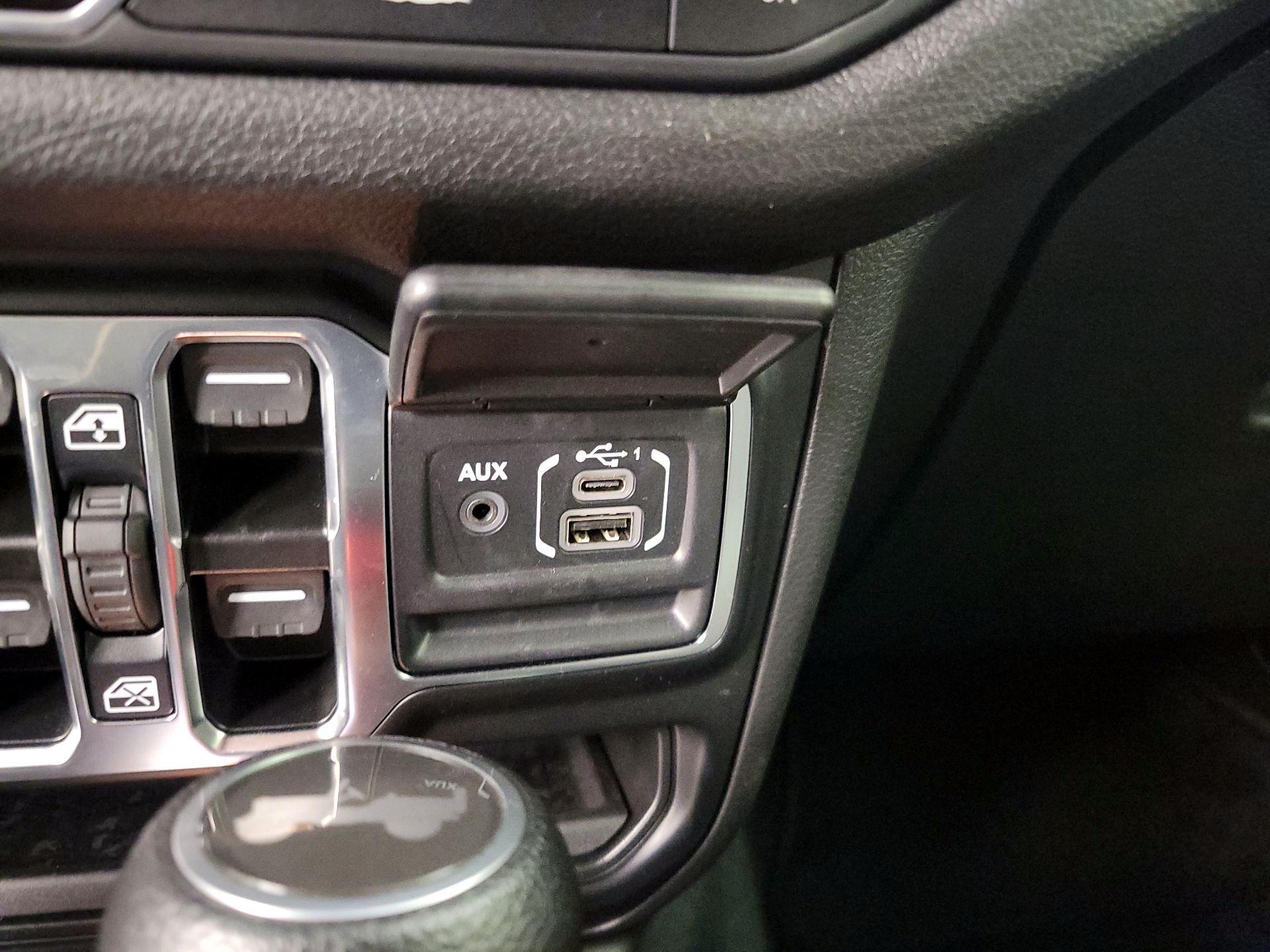 Thumbnail: 2024 Jeep Wrangler - 18