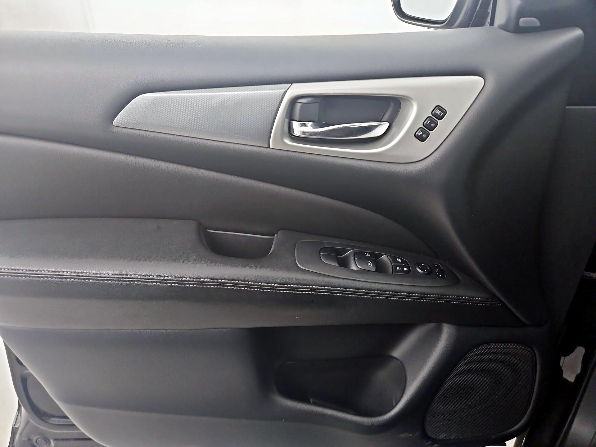 Thumbnail: 2019 Nissan Pathfinder - 12