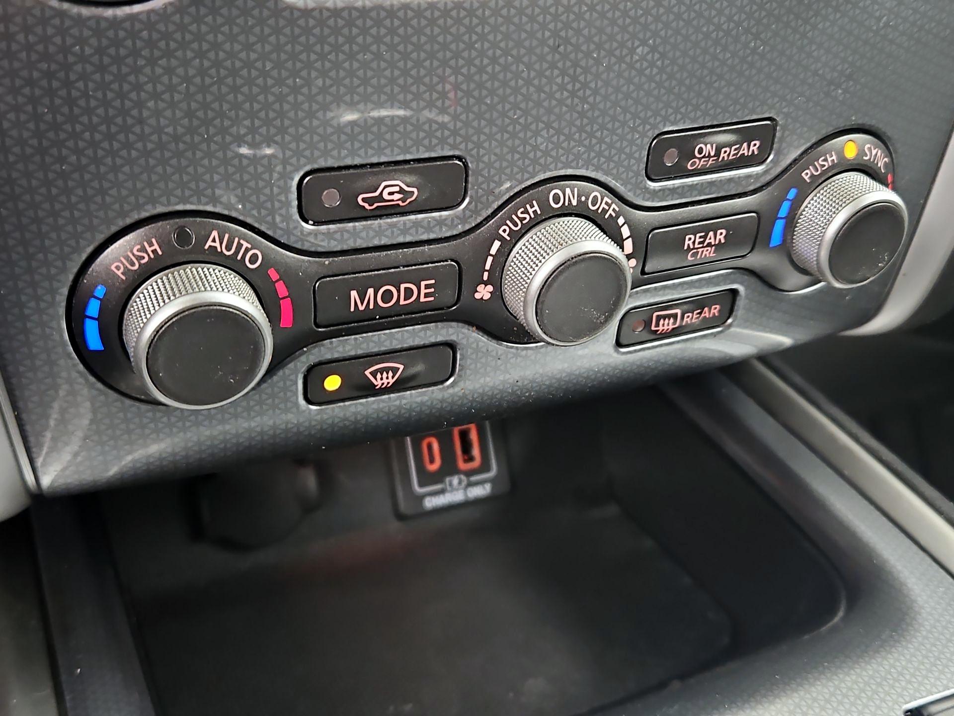 Thumbnail: 2019 Nissan Pathfinder - 17