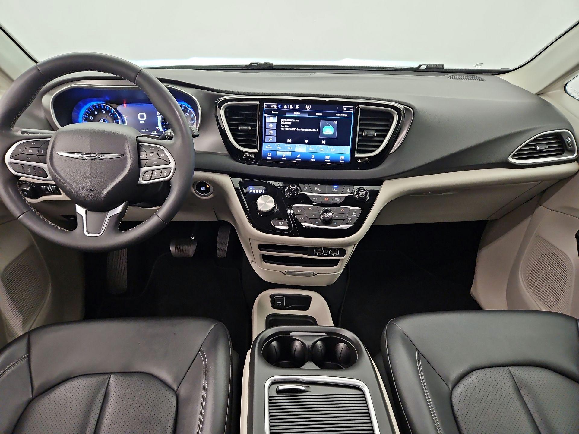 Thumbnail: 2024 Chrysler Pacifica - 9